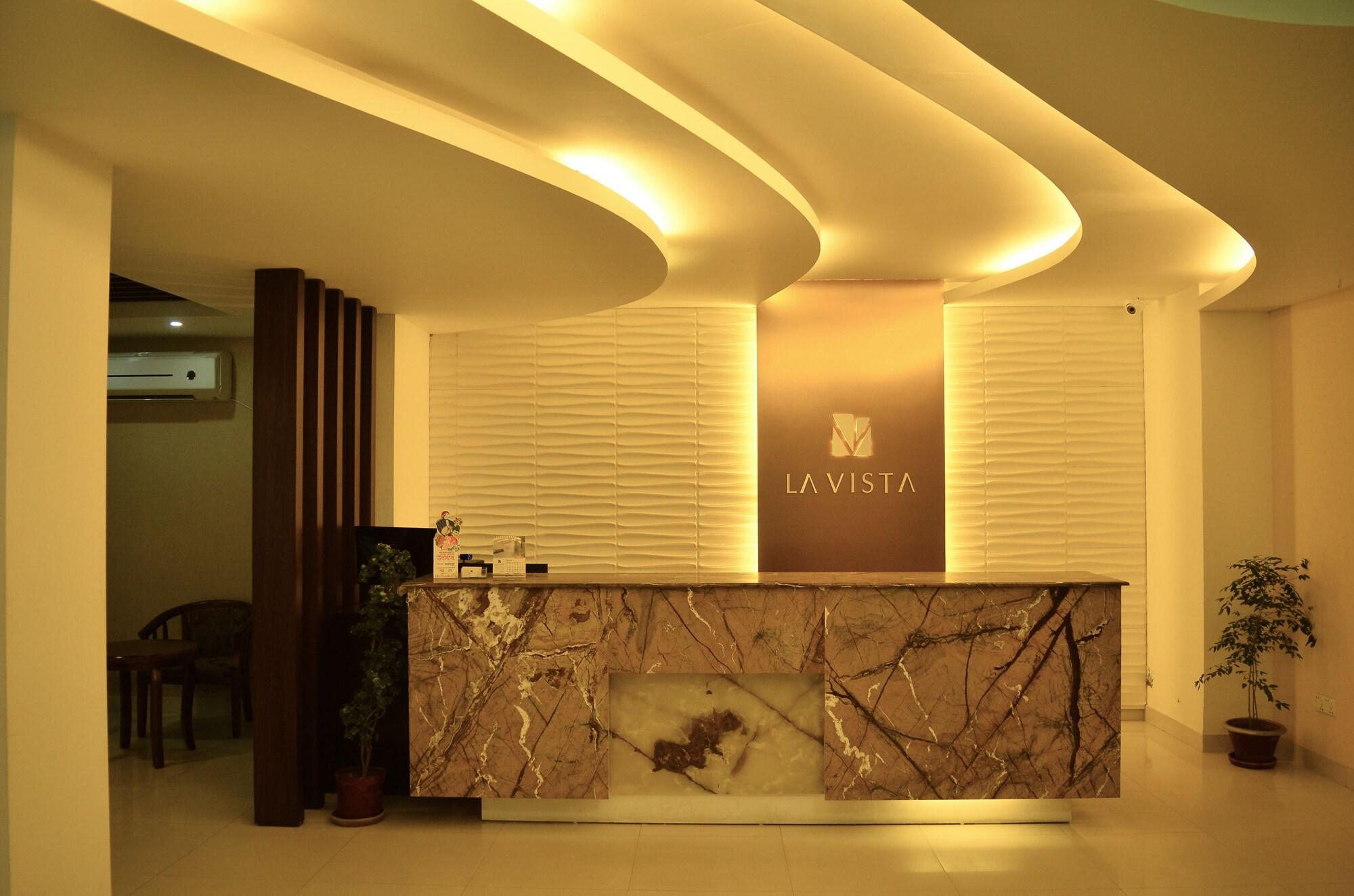 Varios La Vista Hotel