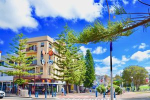 Alojamiento - Mad Monkey Coogee Beach Hostel