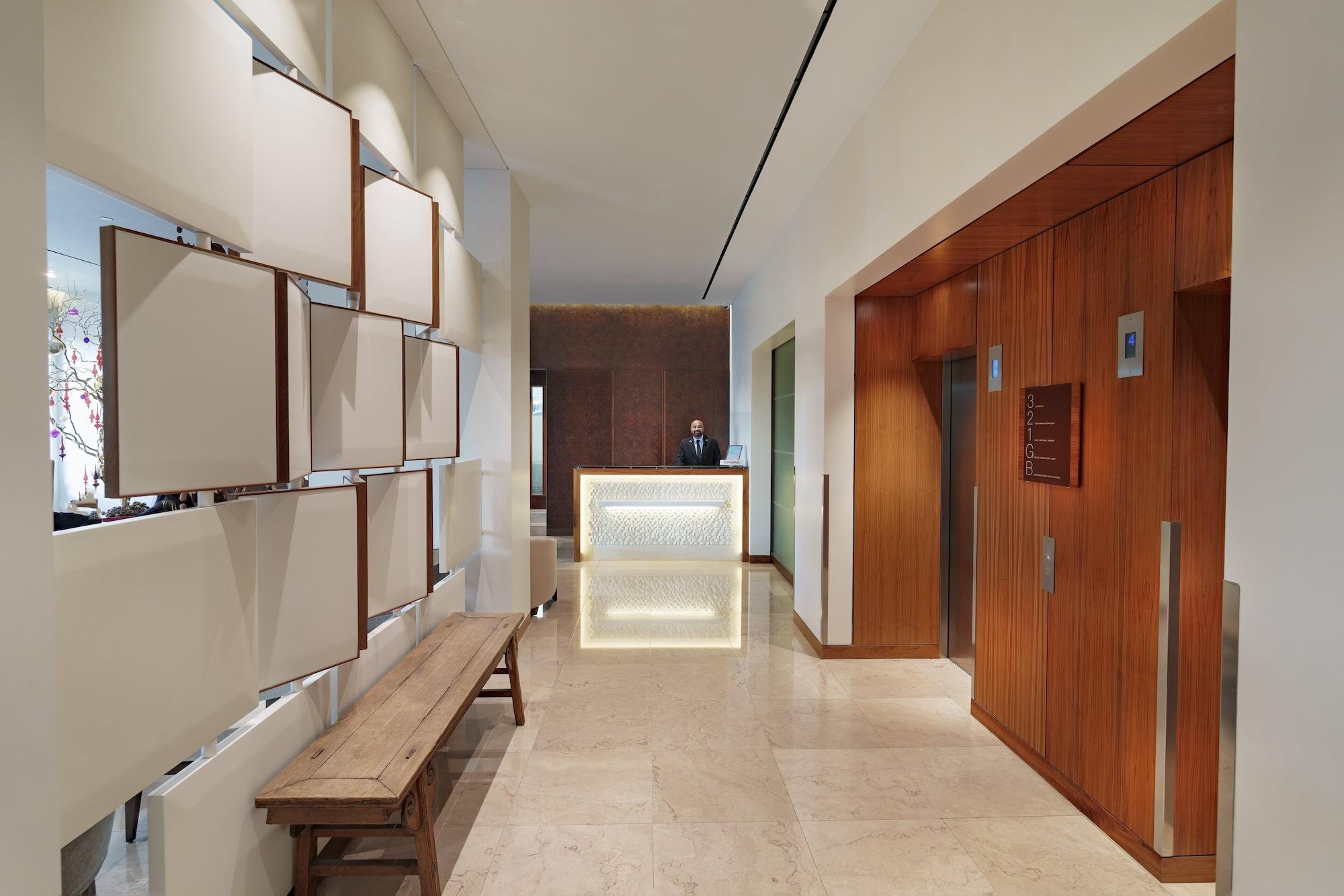 Vista Lobby COMO Metropolitan London
