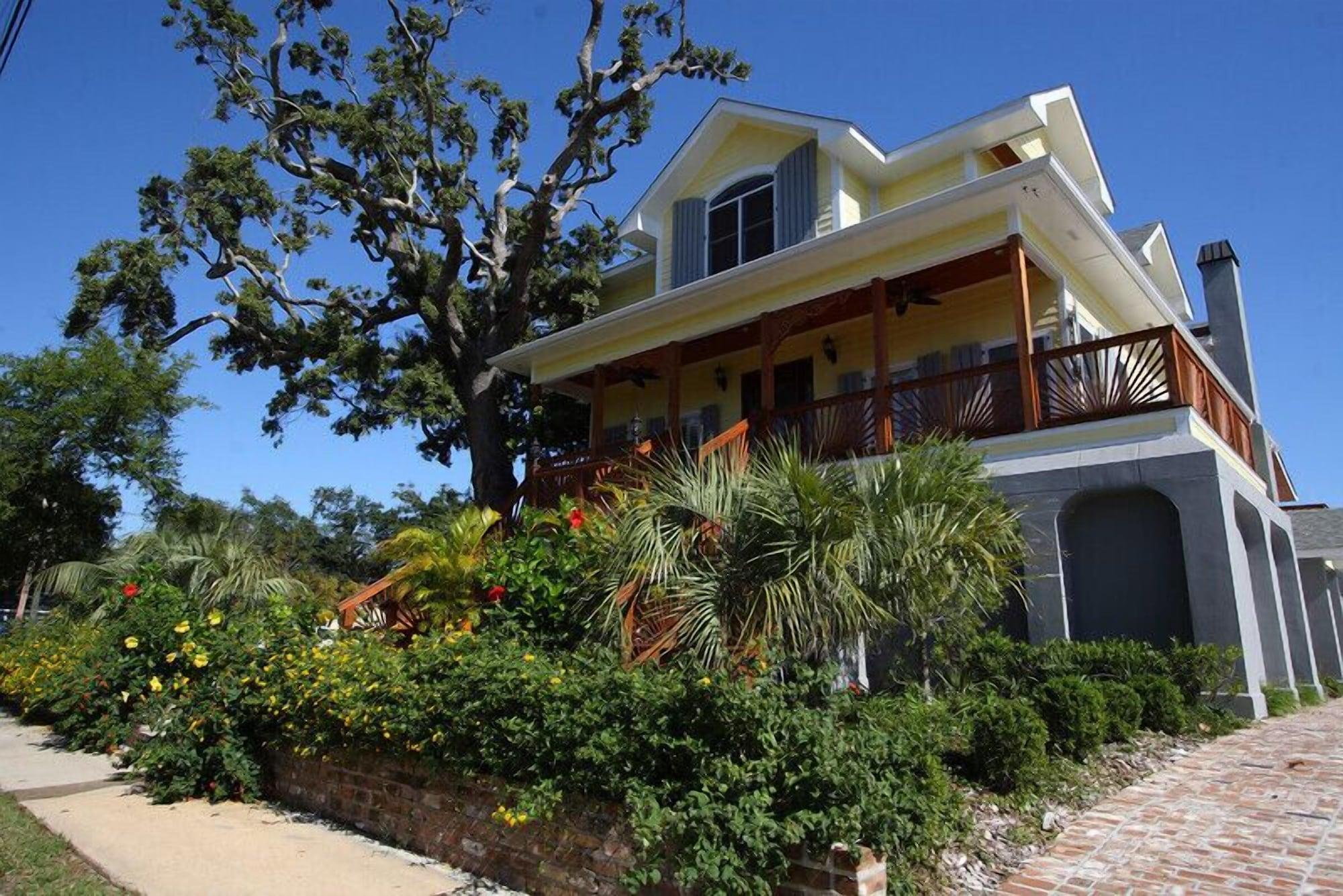 Vista Exterior The Almanett Hotel