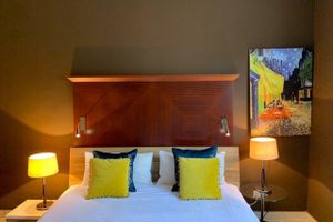 Alquiler Vacacional - Luxuriously furnished modern home with open-plan design. Tema Spintex