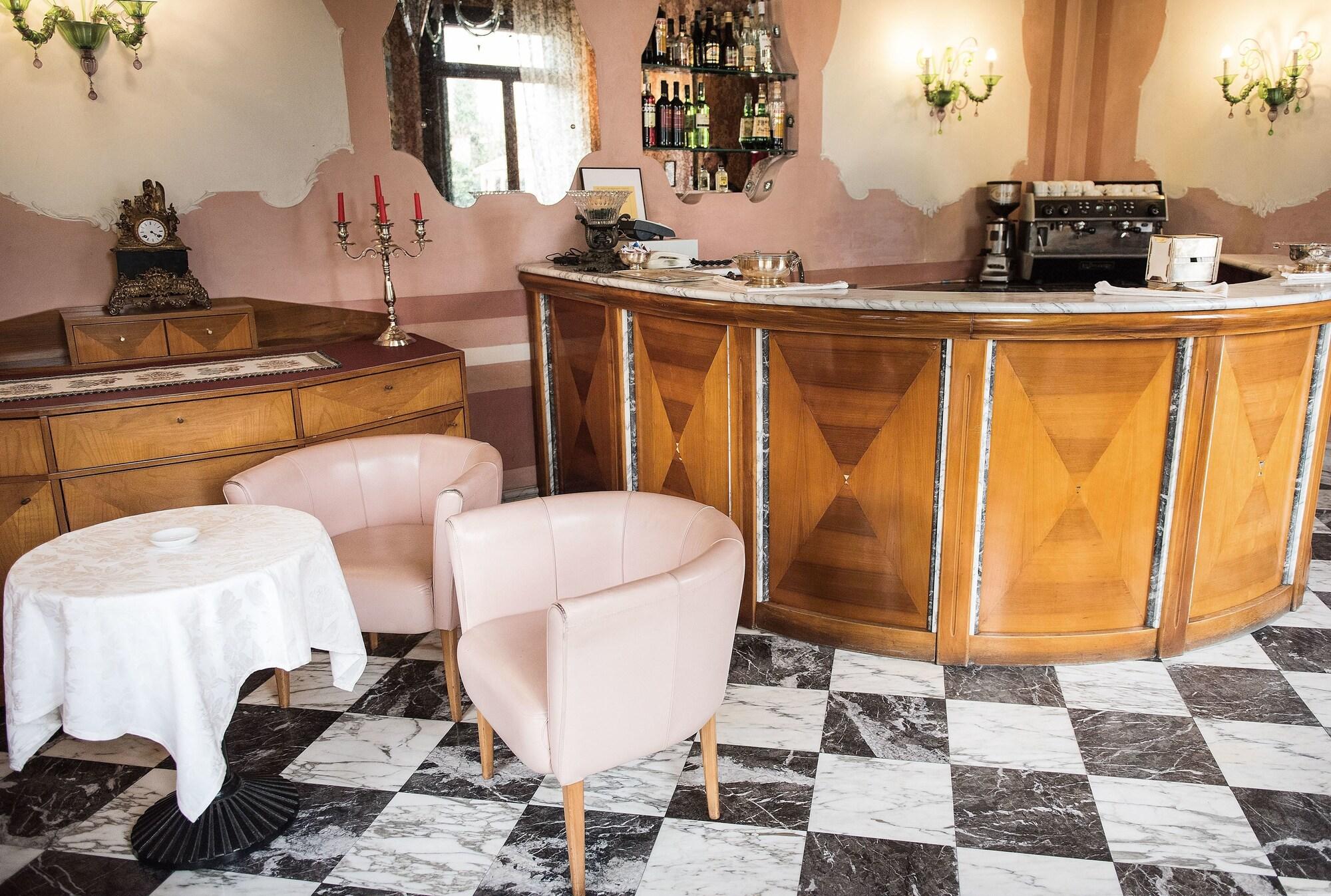 Bar/Salón Hotel Villa Stucky