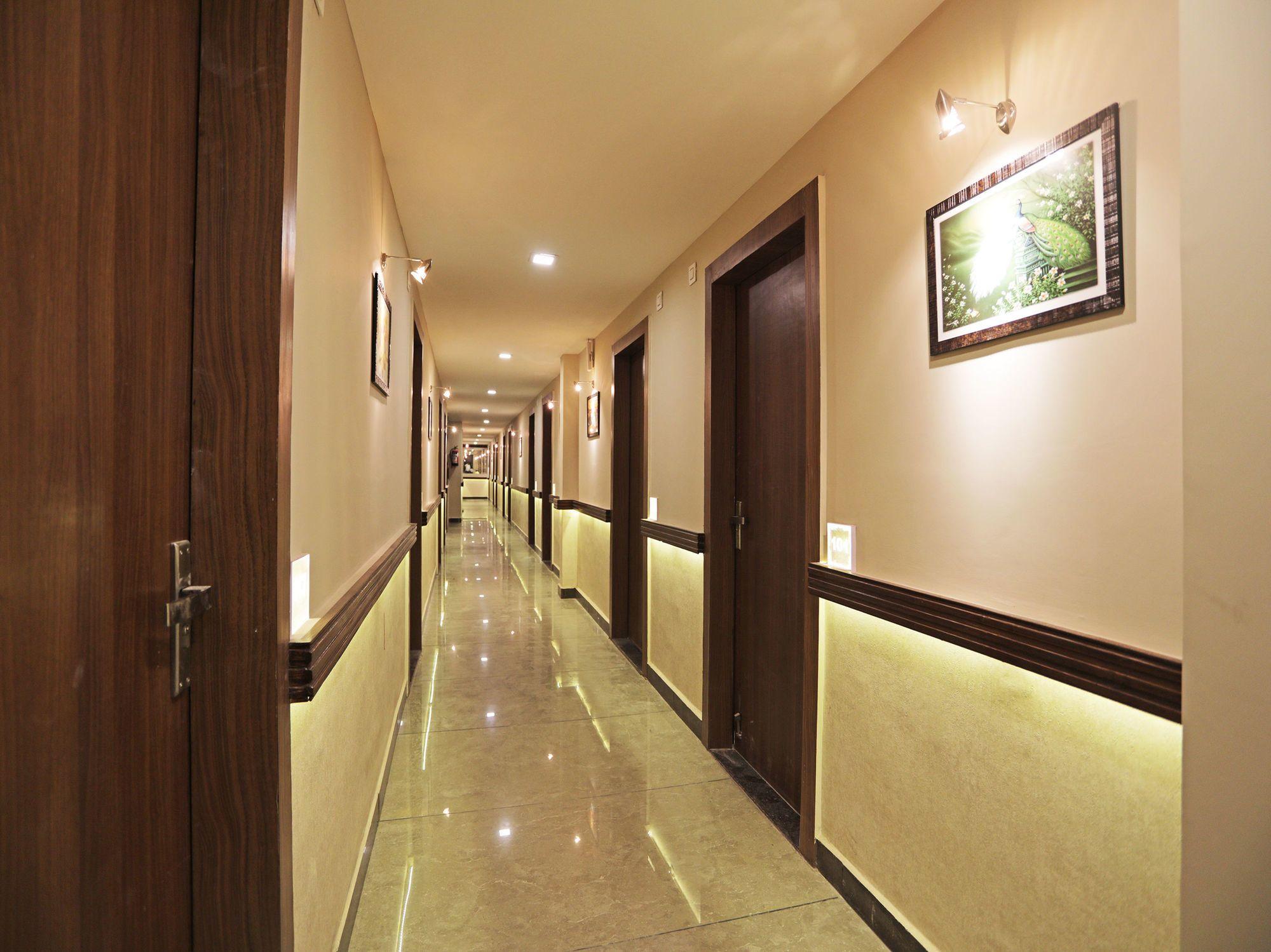 Varios OYO 13134 Grand Regency