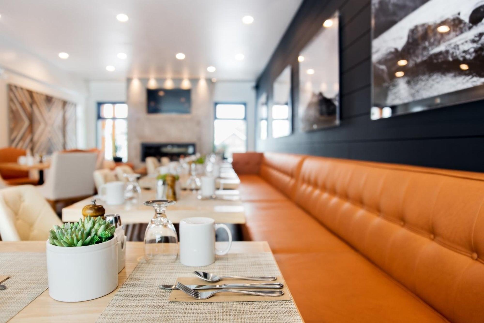 Restaurant Waterton Glacier Suites