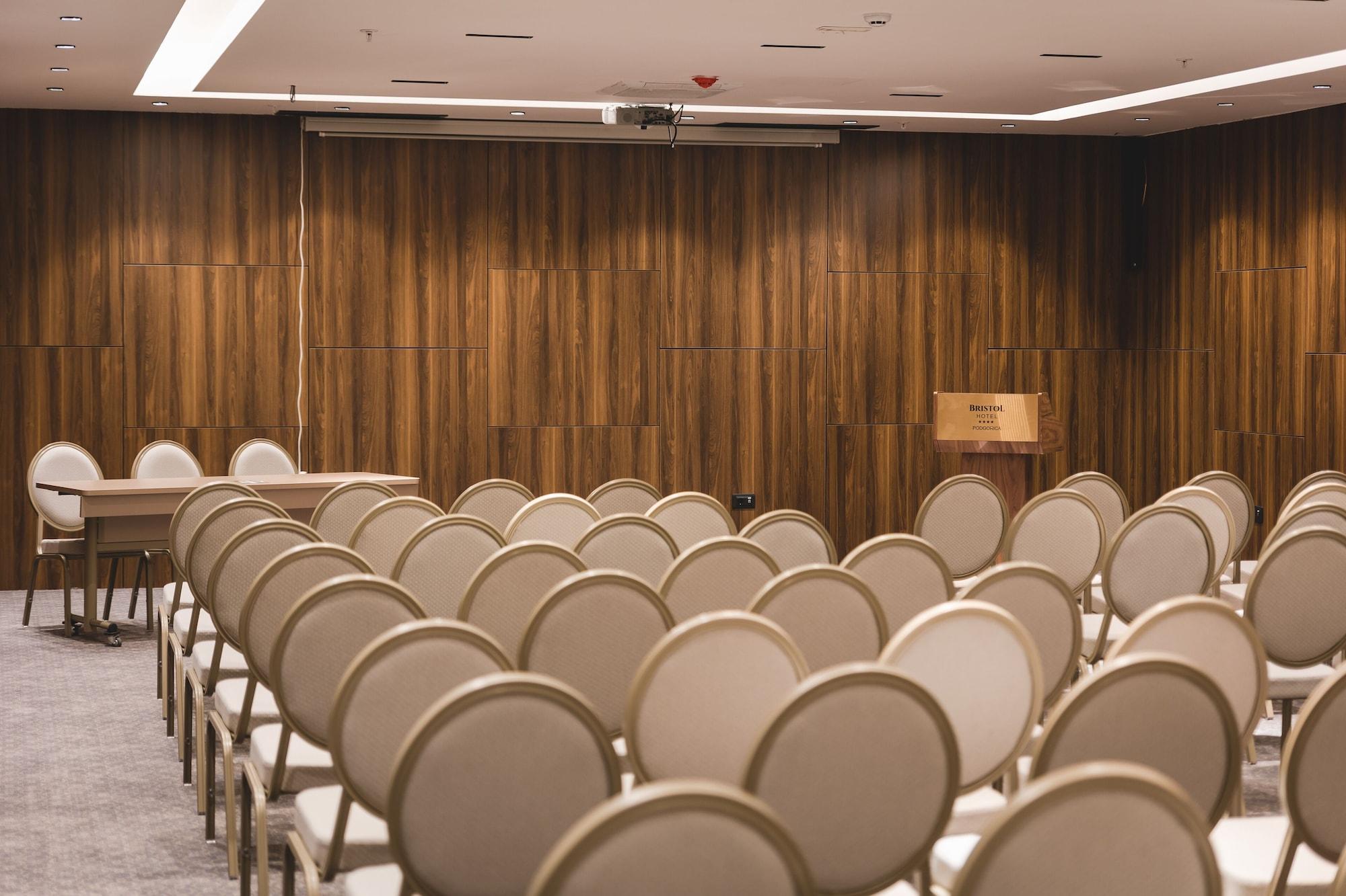 Sala de Reuniones BRISTOL HOTEL