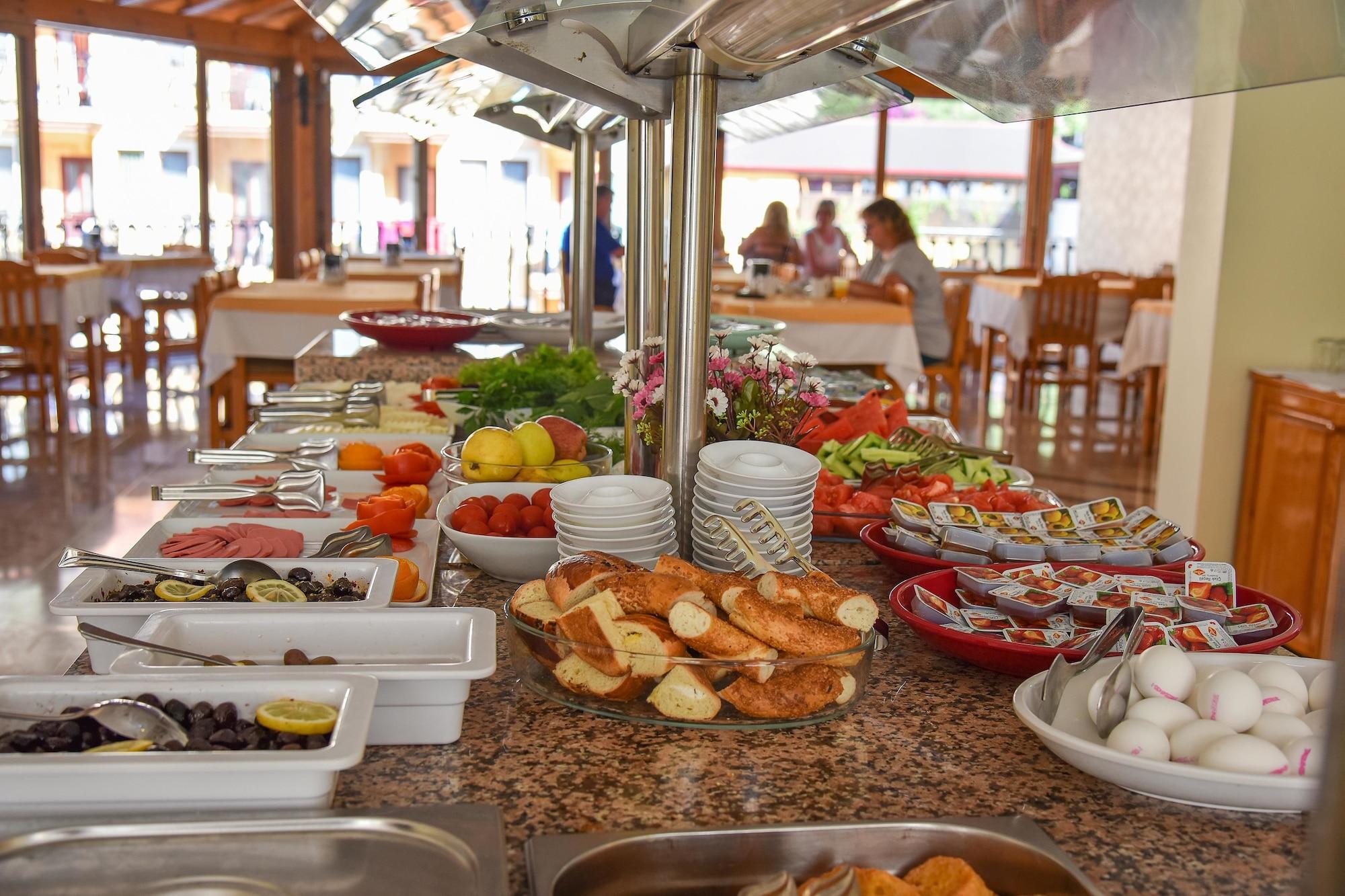 Restaurant Belcehan Beach Hotel