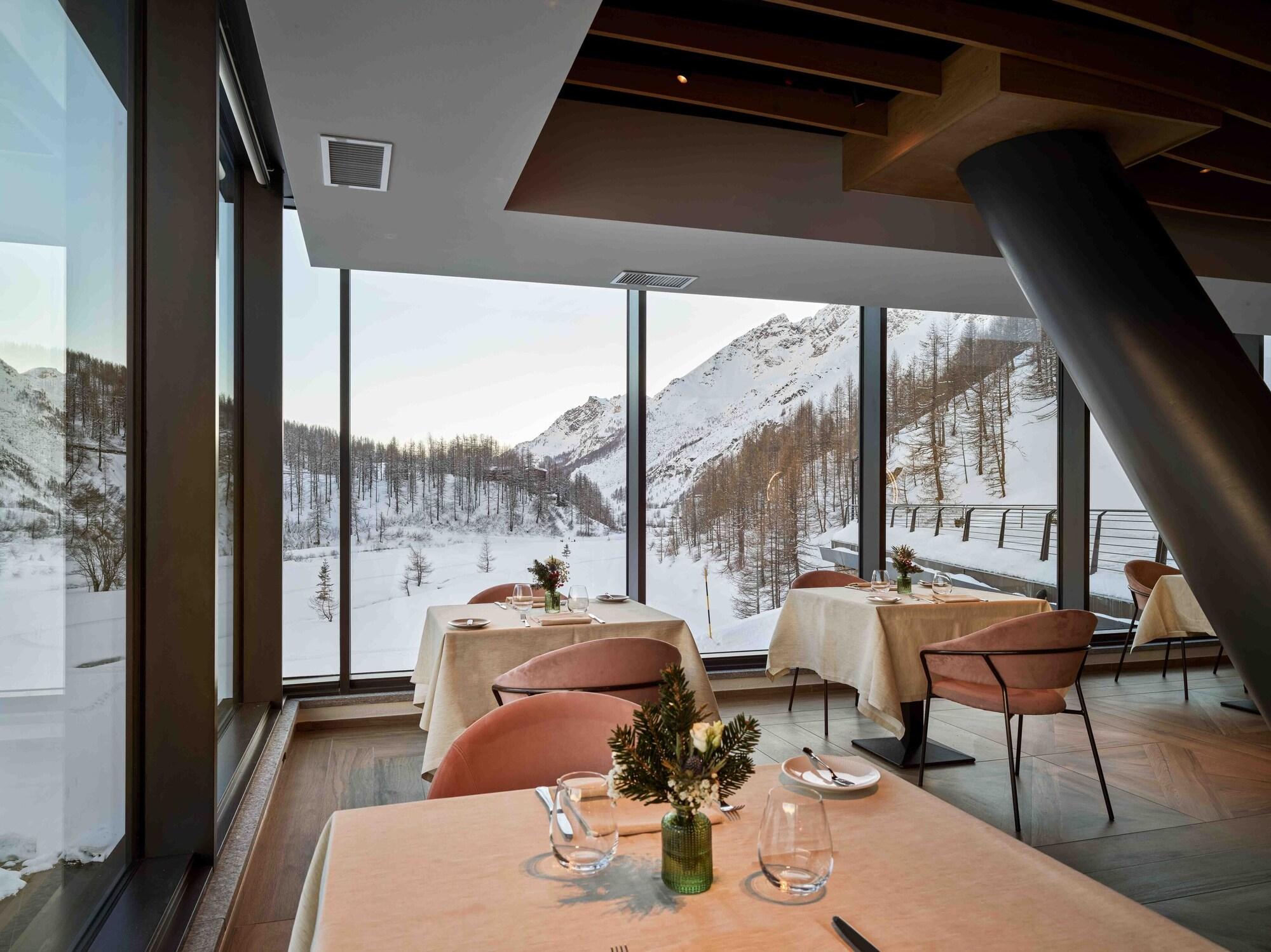 Restaurant Cervino - VRetreats, SLH Collection