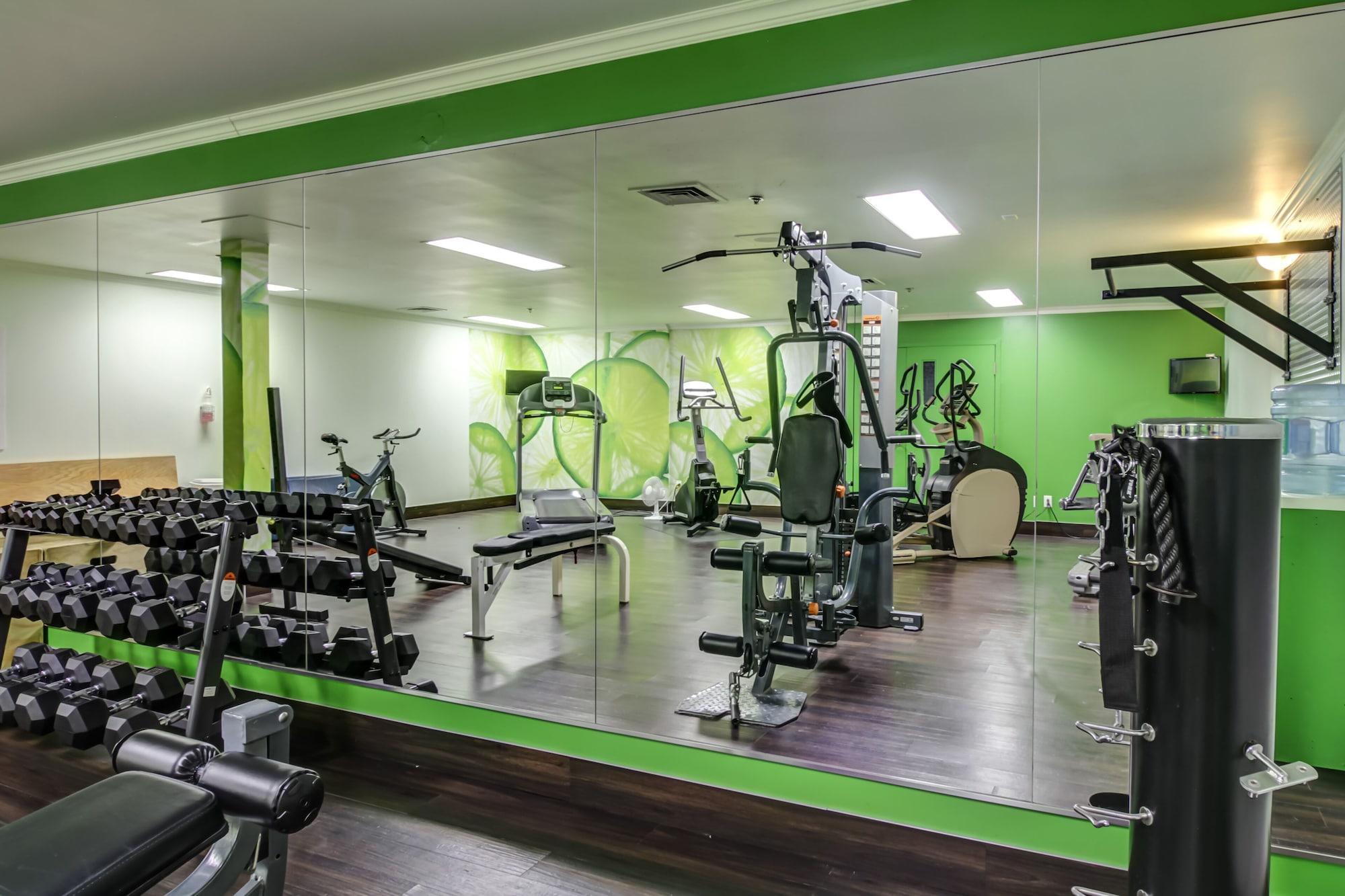 Gimnasio La Saguenéenne - Hôtel et Centre de Congrès