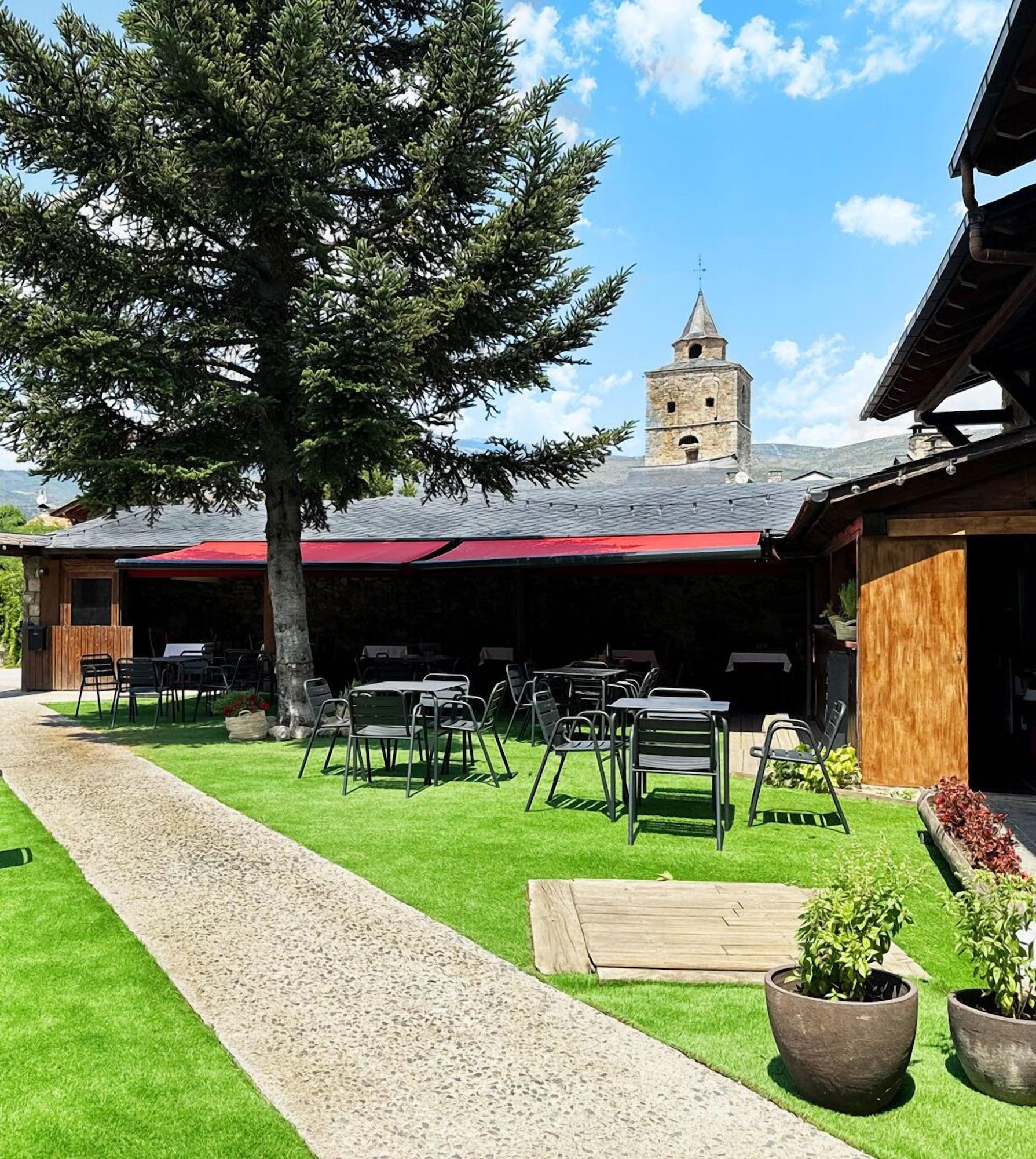 Vista Exterior Hotel Cal Rei de Talló