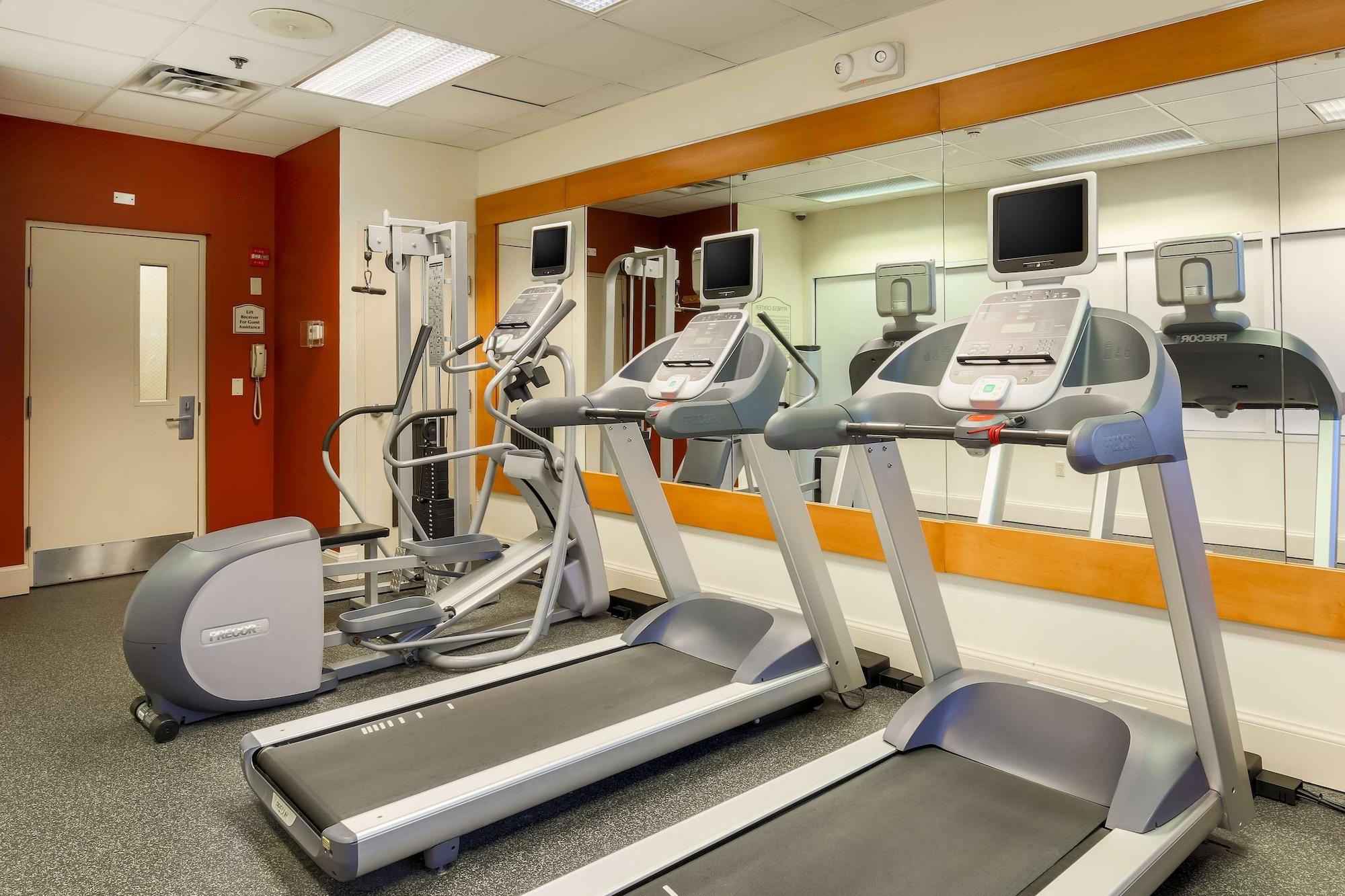 Gimnasio Hilton Garden Inn Nanuet