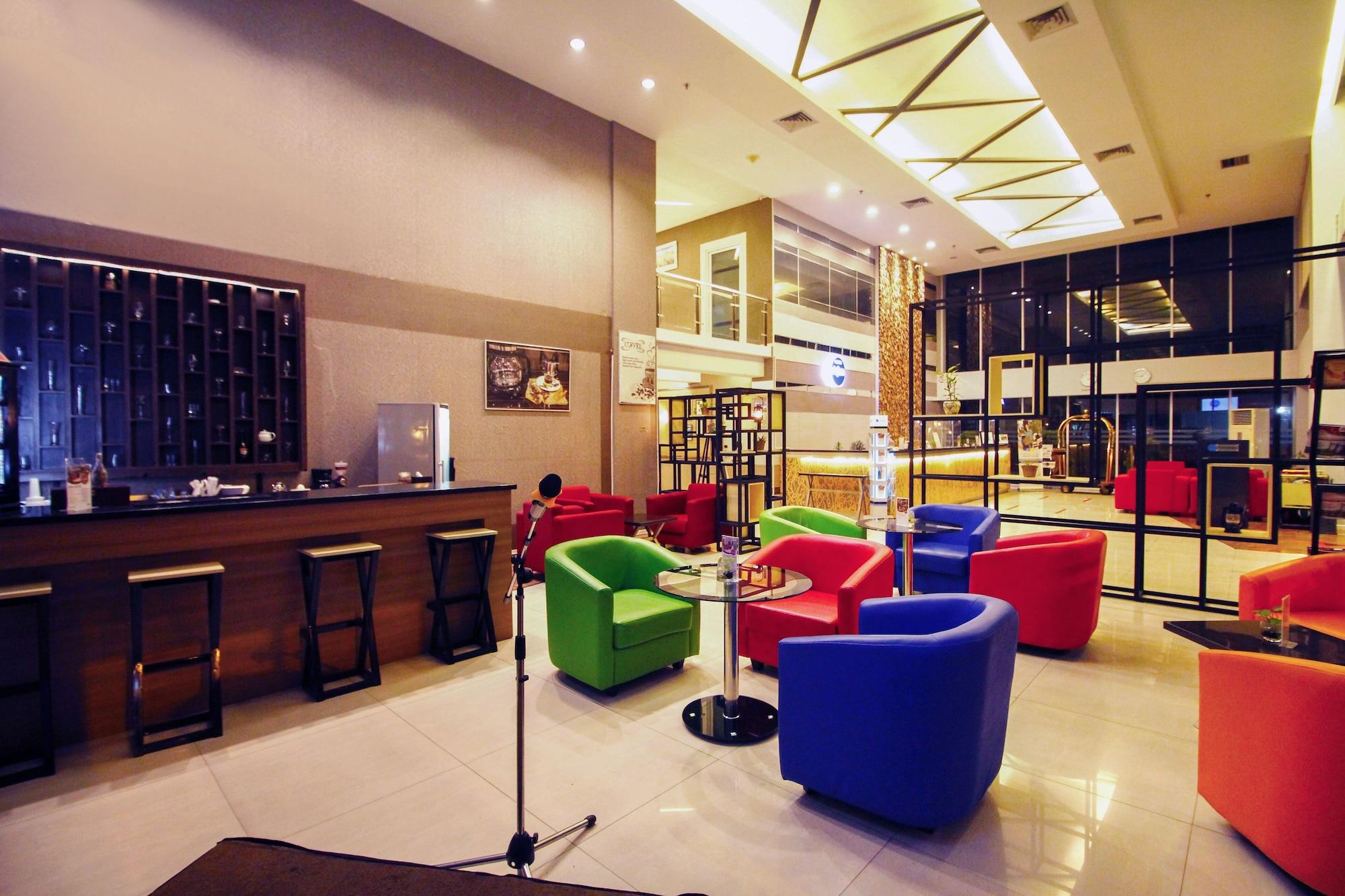 Bar/Salón Hotel Dafam Pekanbaru