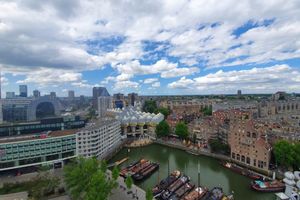 Actividad - Recorrido a pie por la arquitectura destacada: Markthal, Timmerhuis y Depósito