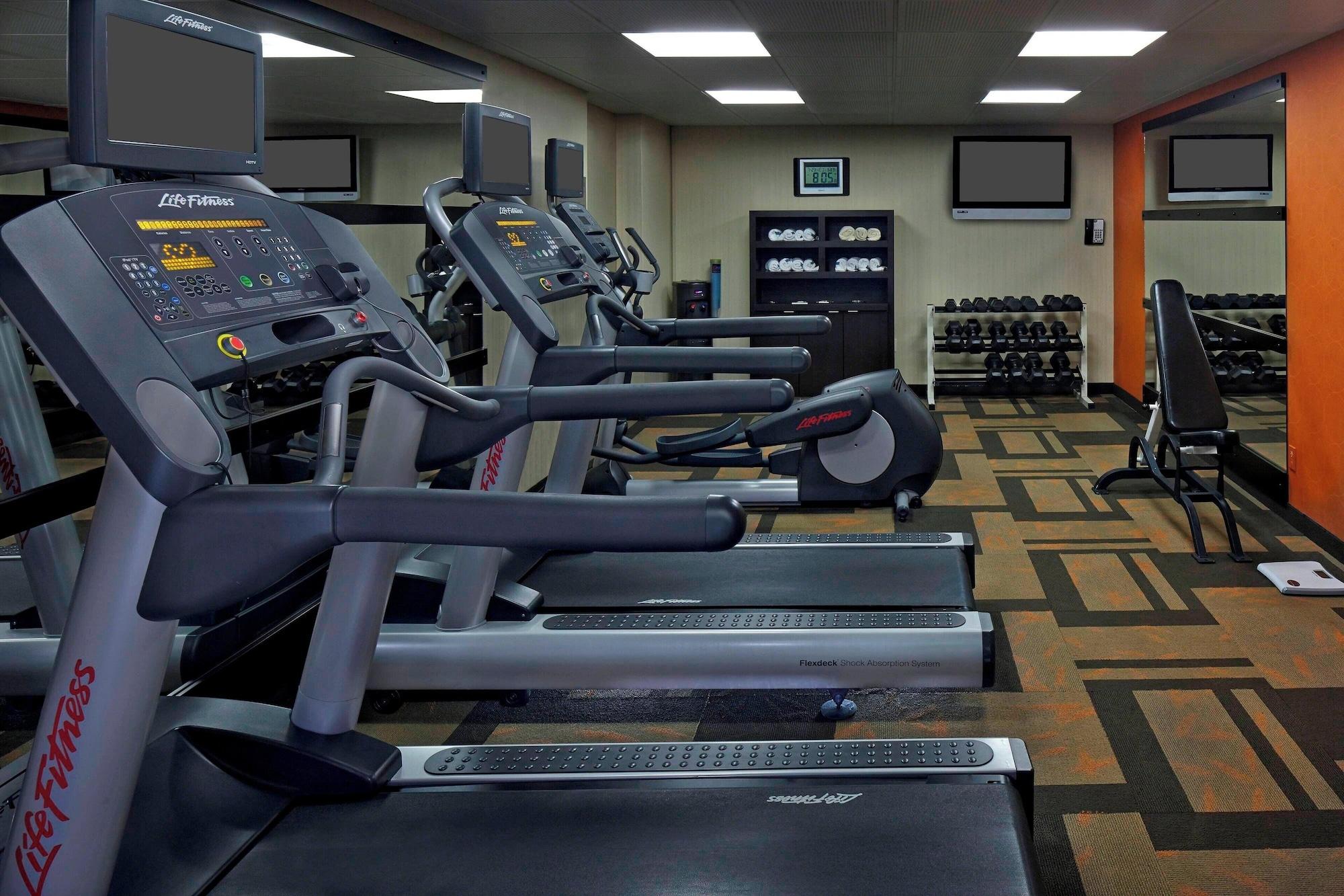 Gimnasio Courtyard by Marriott Orlando East/UCF Area