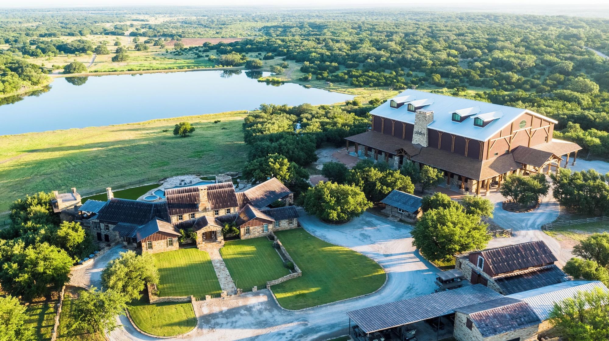 Vista Exterior Champion Ranch