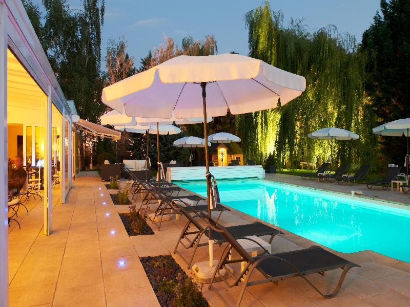 Vista Piscina Les Jardins d'Adalric