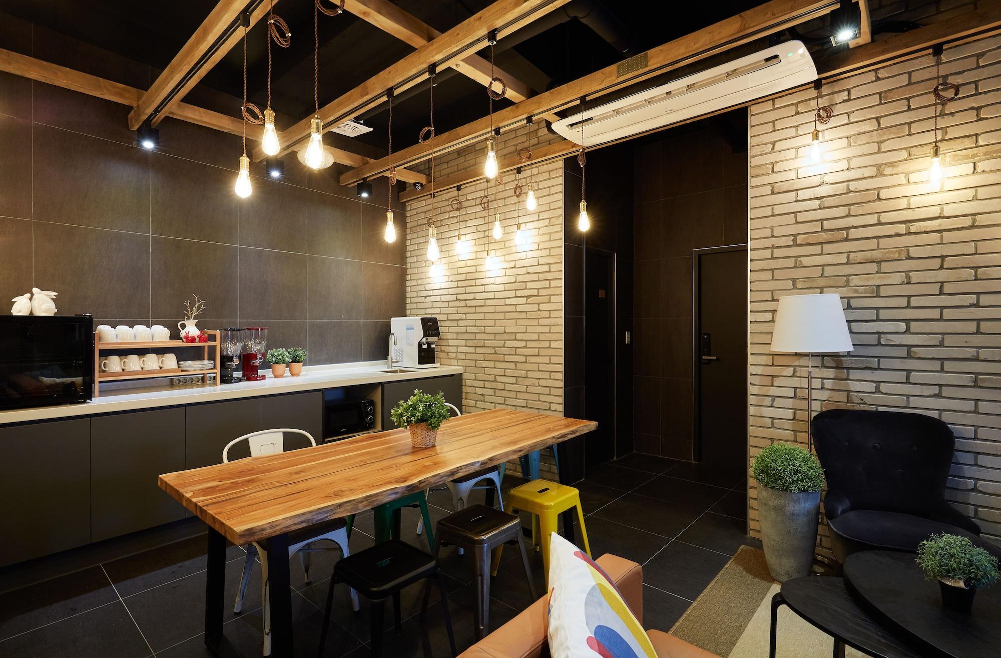 Vista Lobby Hostel CLEO Seoul Hongdae