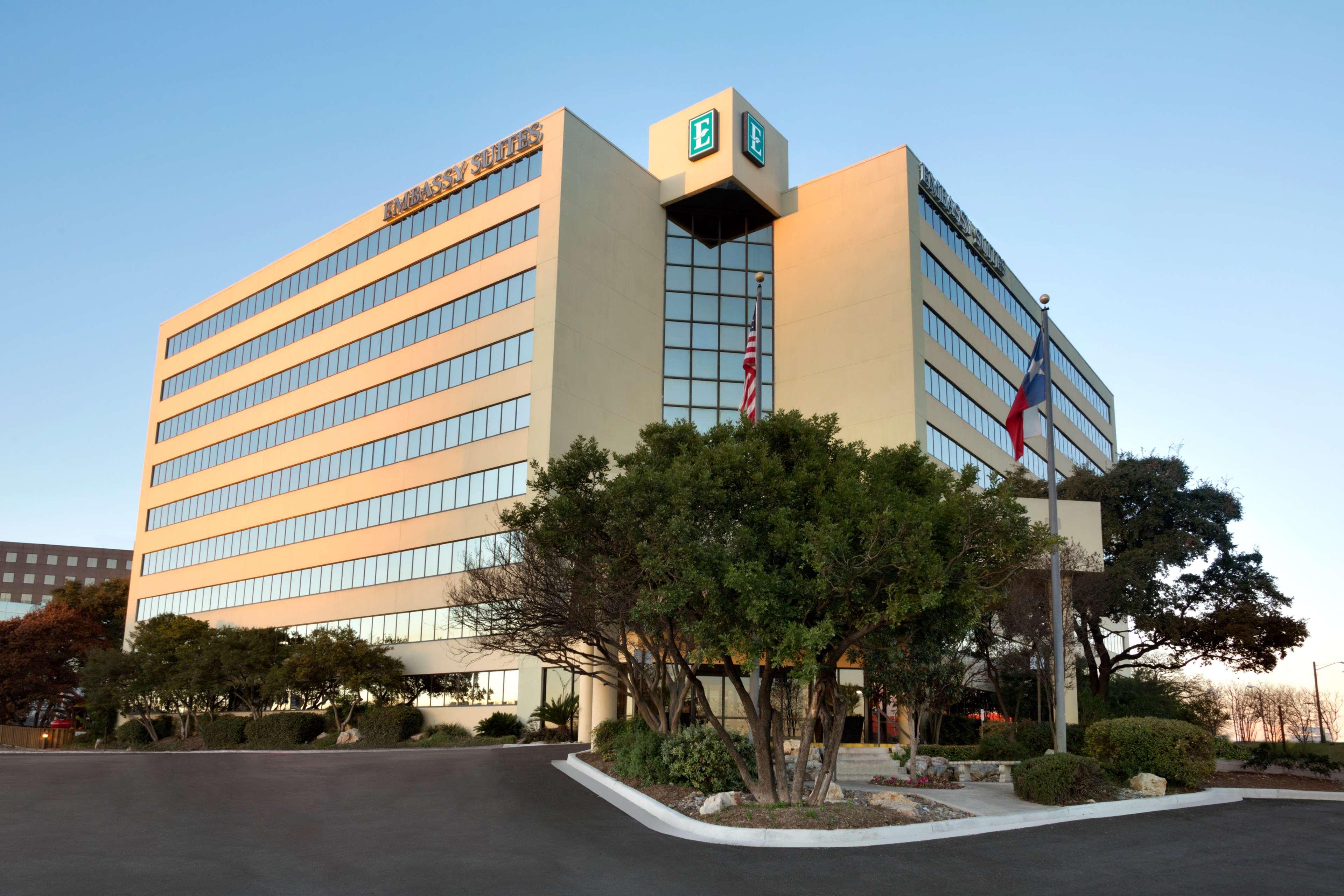 Vista Exterior Embassy Suites by Hilton San Antonio Airport