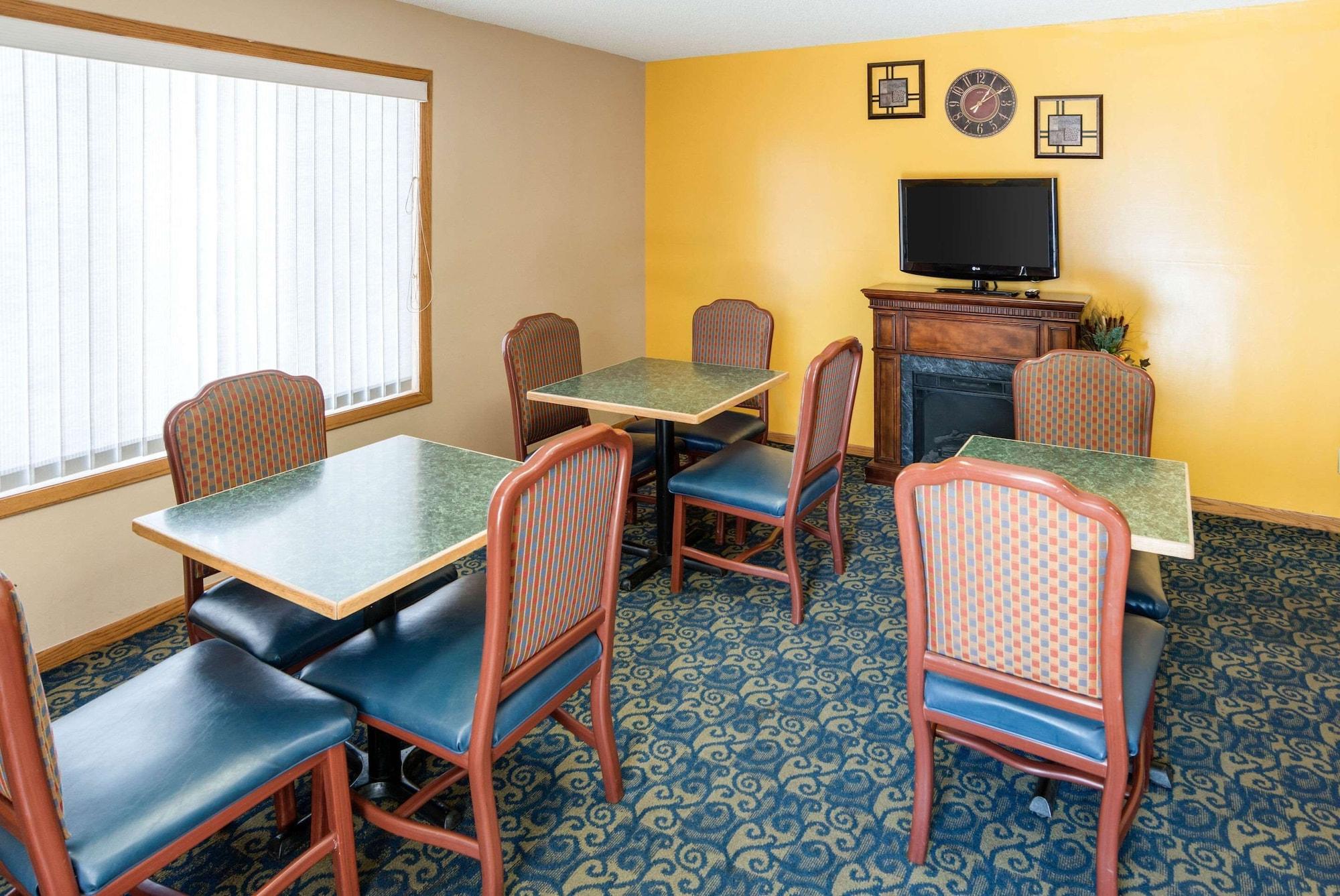Restaurant Rodeway Inn & Suites