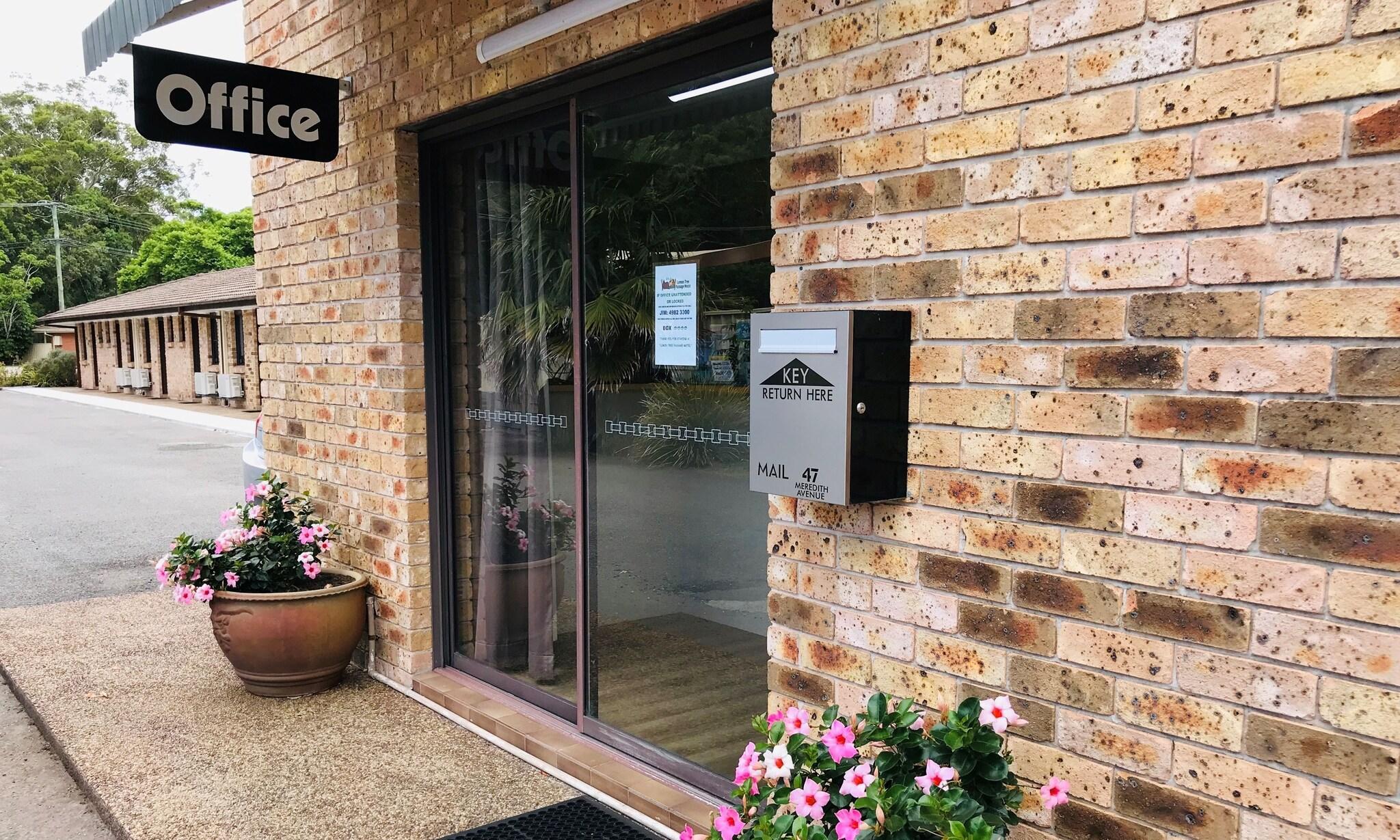 Vista Lobby Lemon Tree Passage Motel