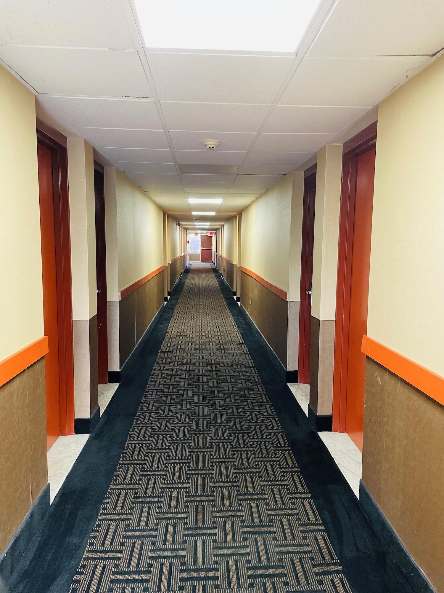 Comodidades del Alojamiento Super 8 by Wyndham Gloucester