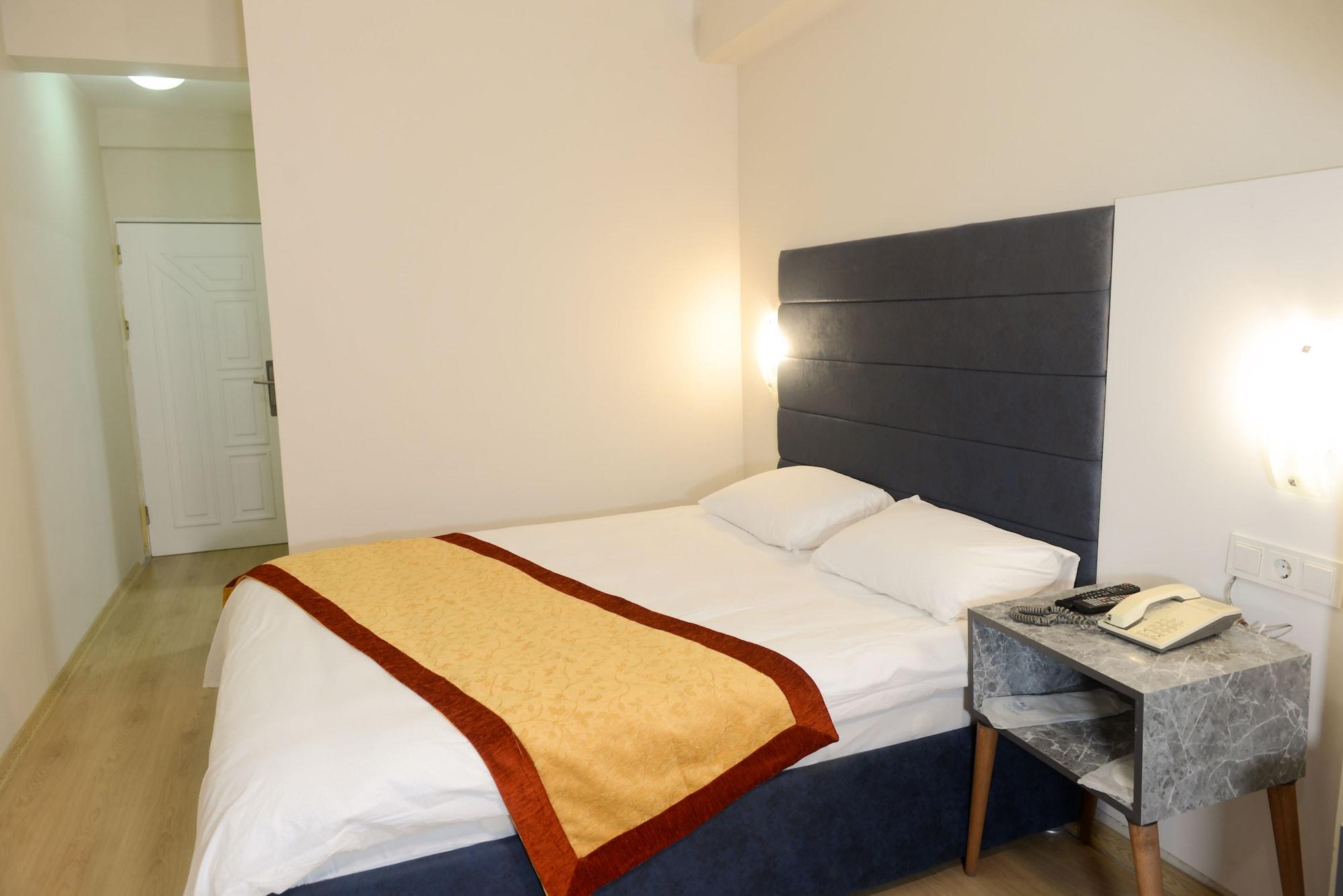 Varios Van Yakut Hotel