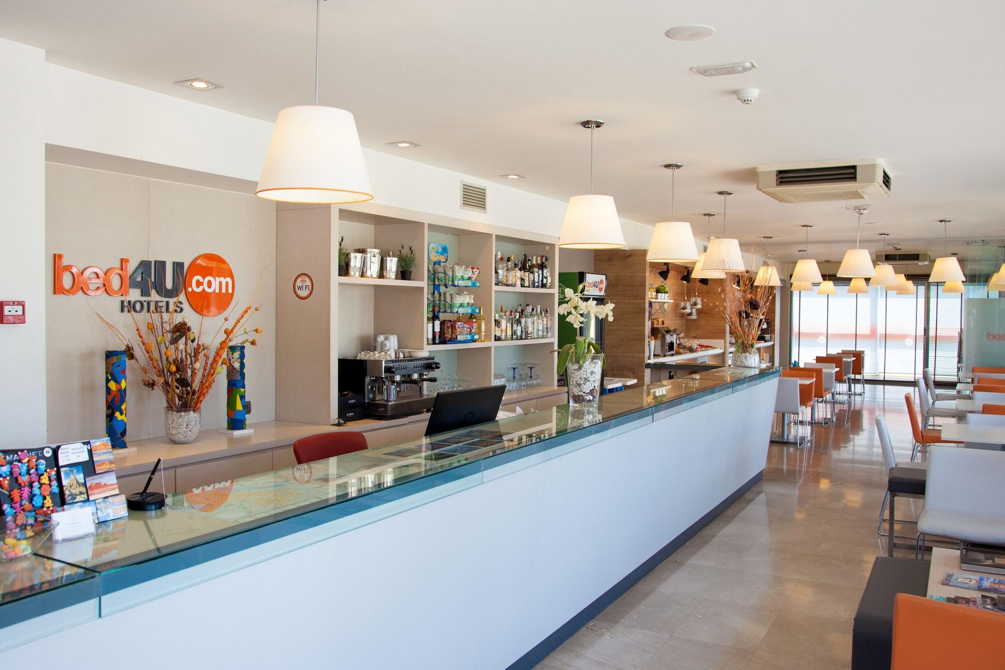 Bar/Salón Hotel Bed4U Tudela