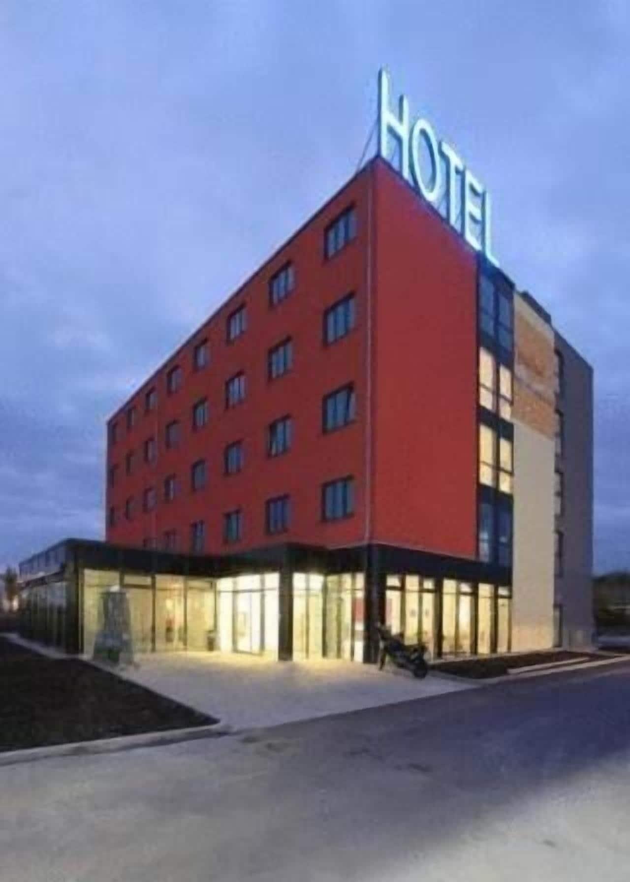 Vista Exterior Qualitel Hotel Hilpoltstein