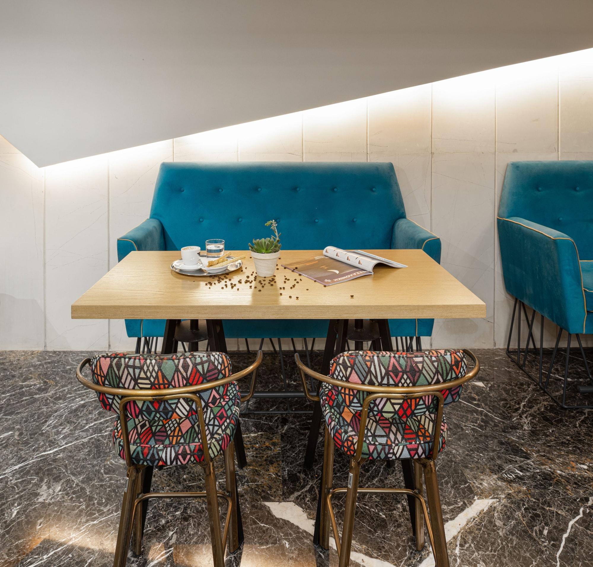 Bar/Salón Hotel El Greco