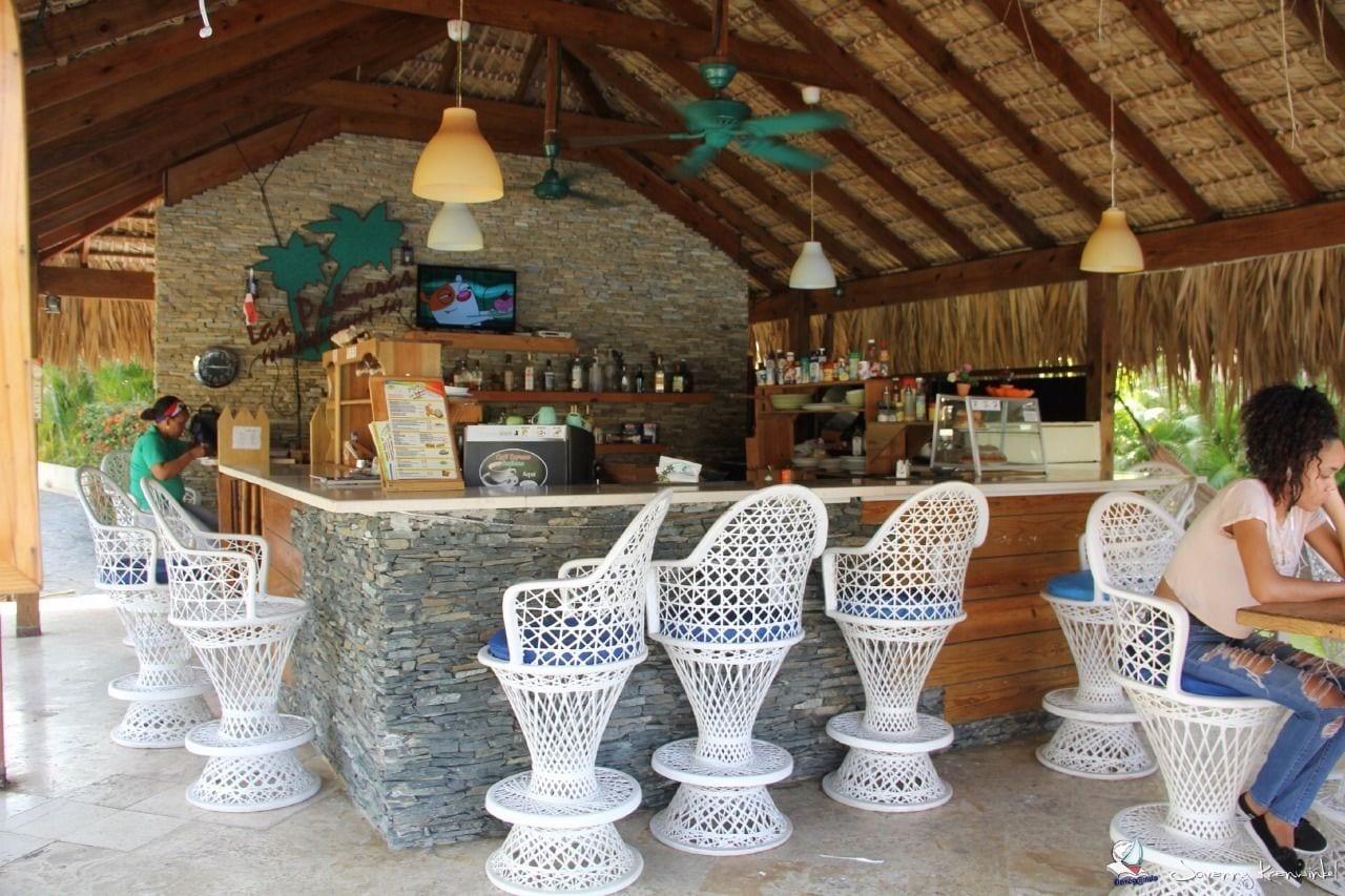 Bar/Salón Residencial Las Palmeras