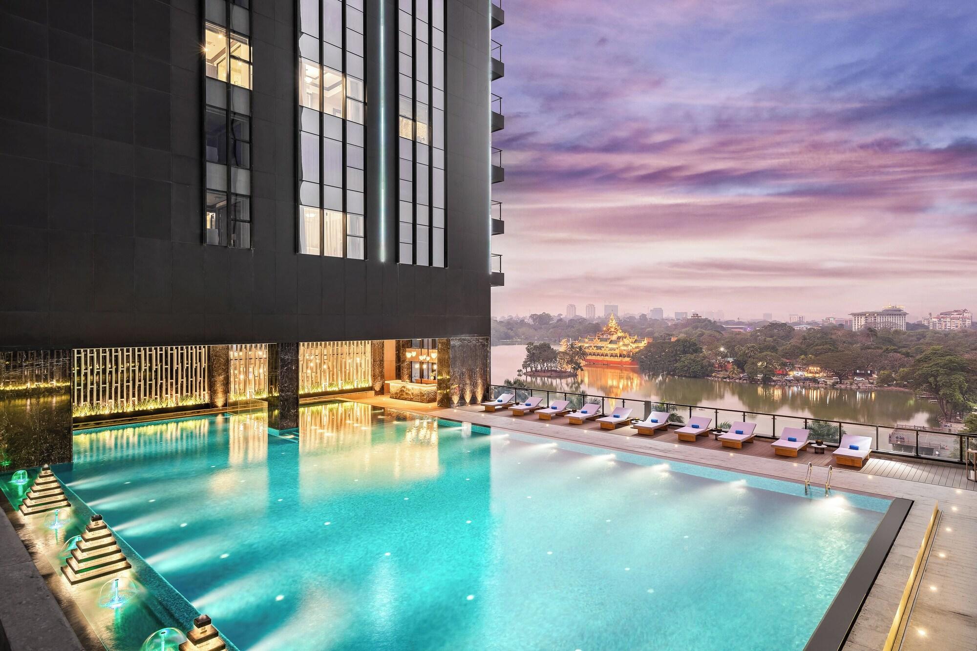 Vista Piscina Kantharyar Serviced Apartment