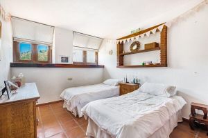 Alquiler Vacacional - Spacious 3 Bedroom Townhome with Stunning Mountain Views in Benahavis Village