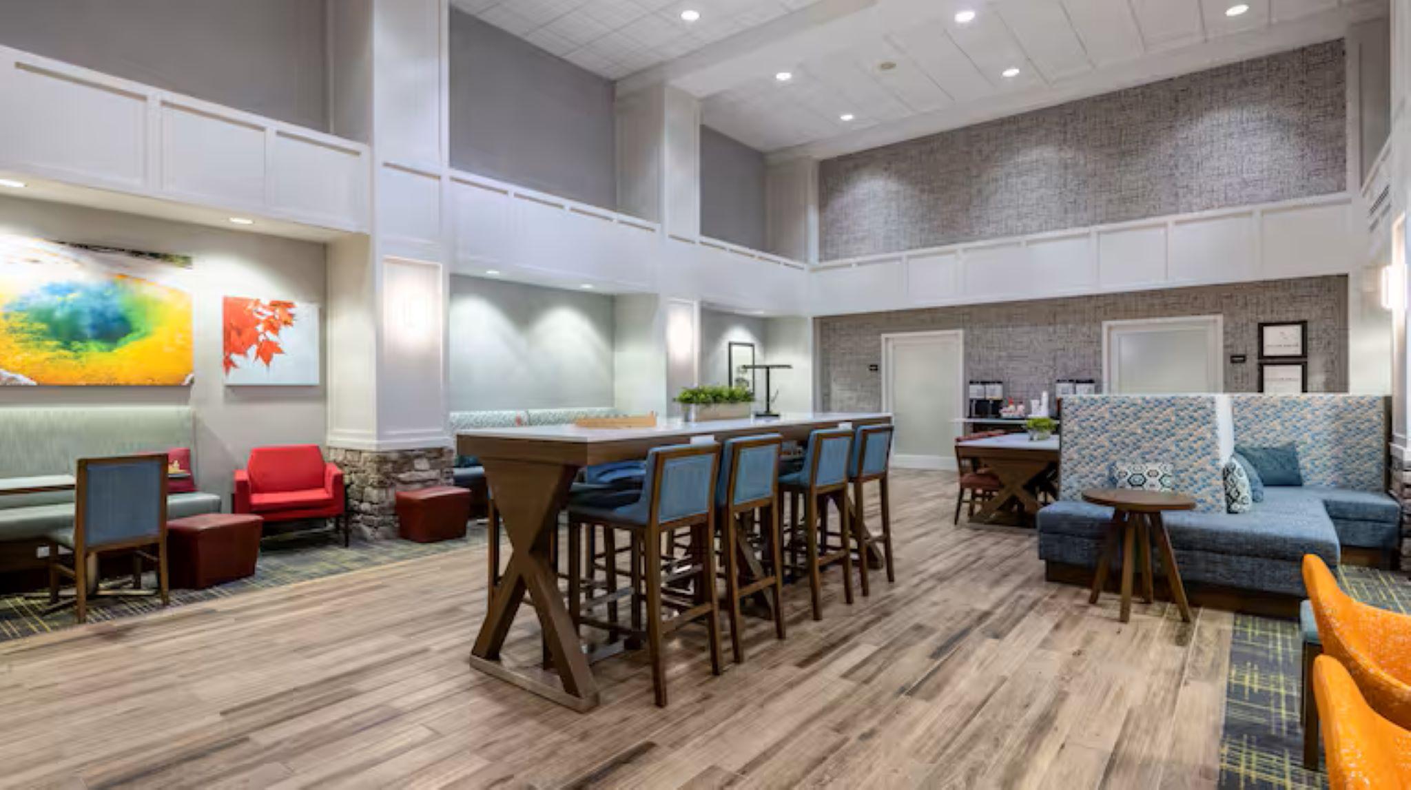 Vista Lobby Hampton Inn and Suites Casper