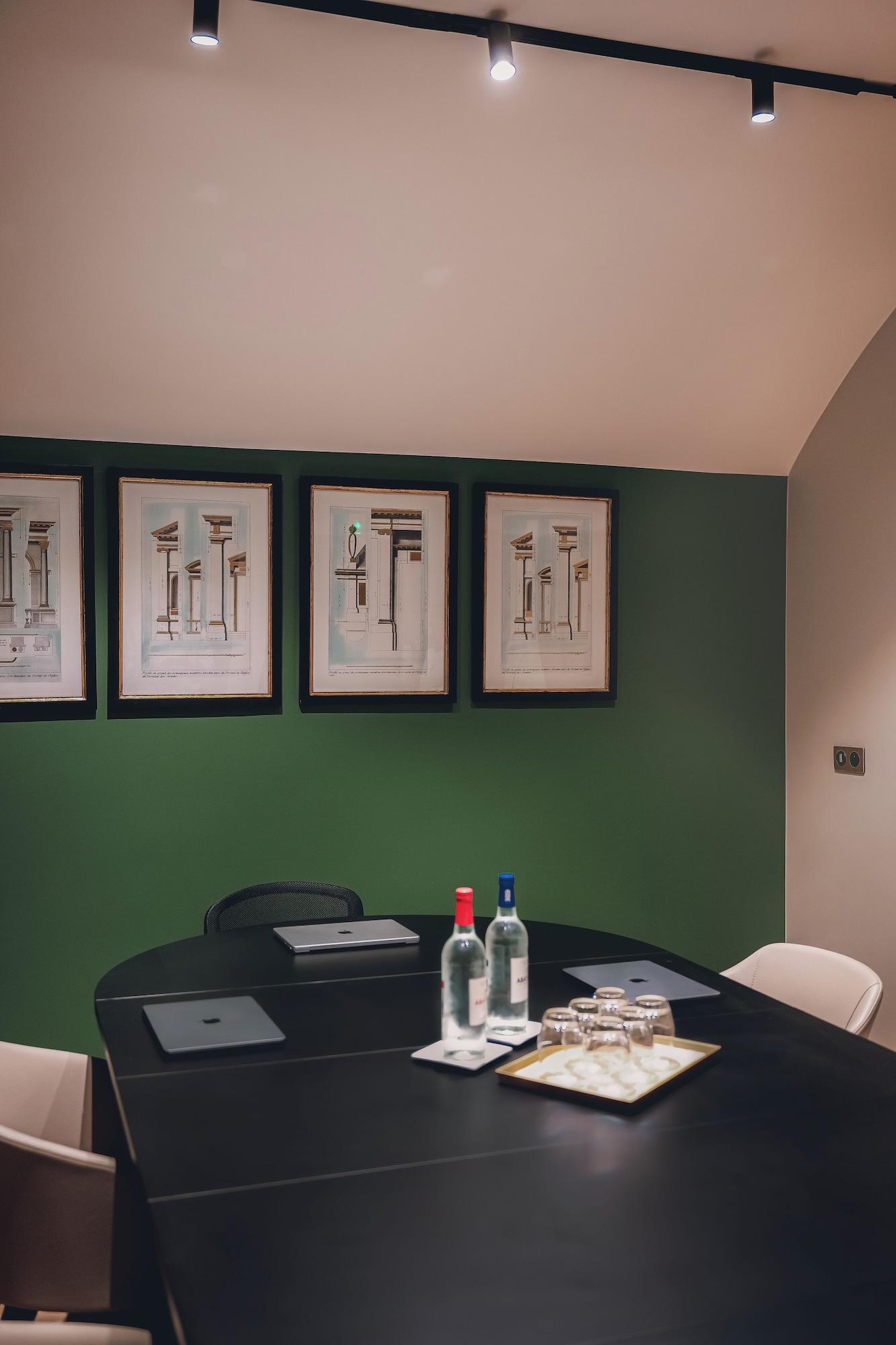 Sala de Reuniones Maison Orphée