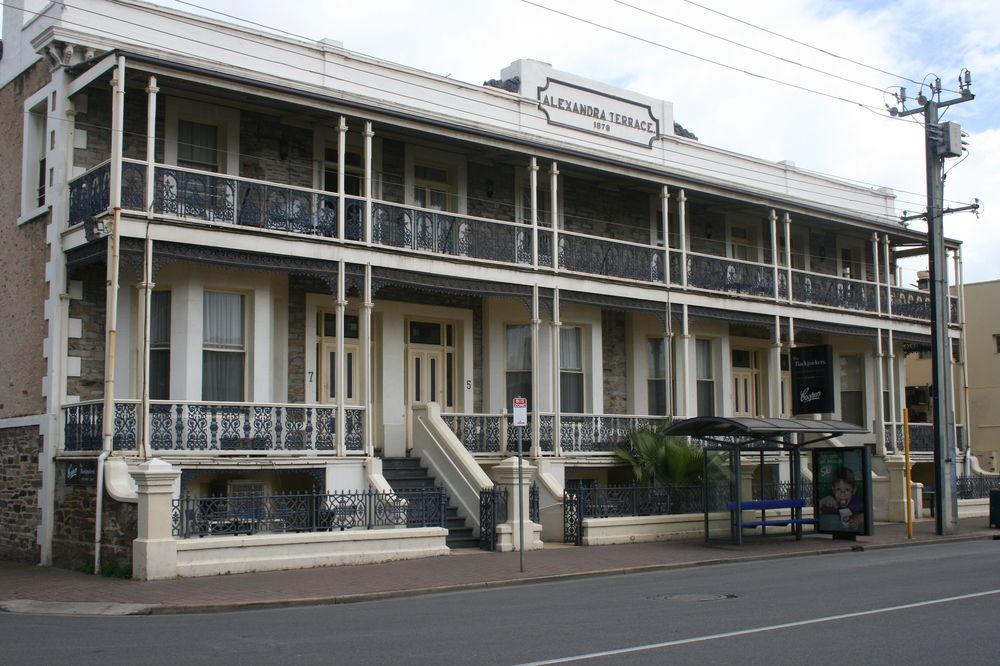 Glenelg Beach Hostel by null