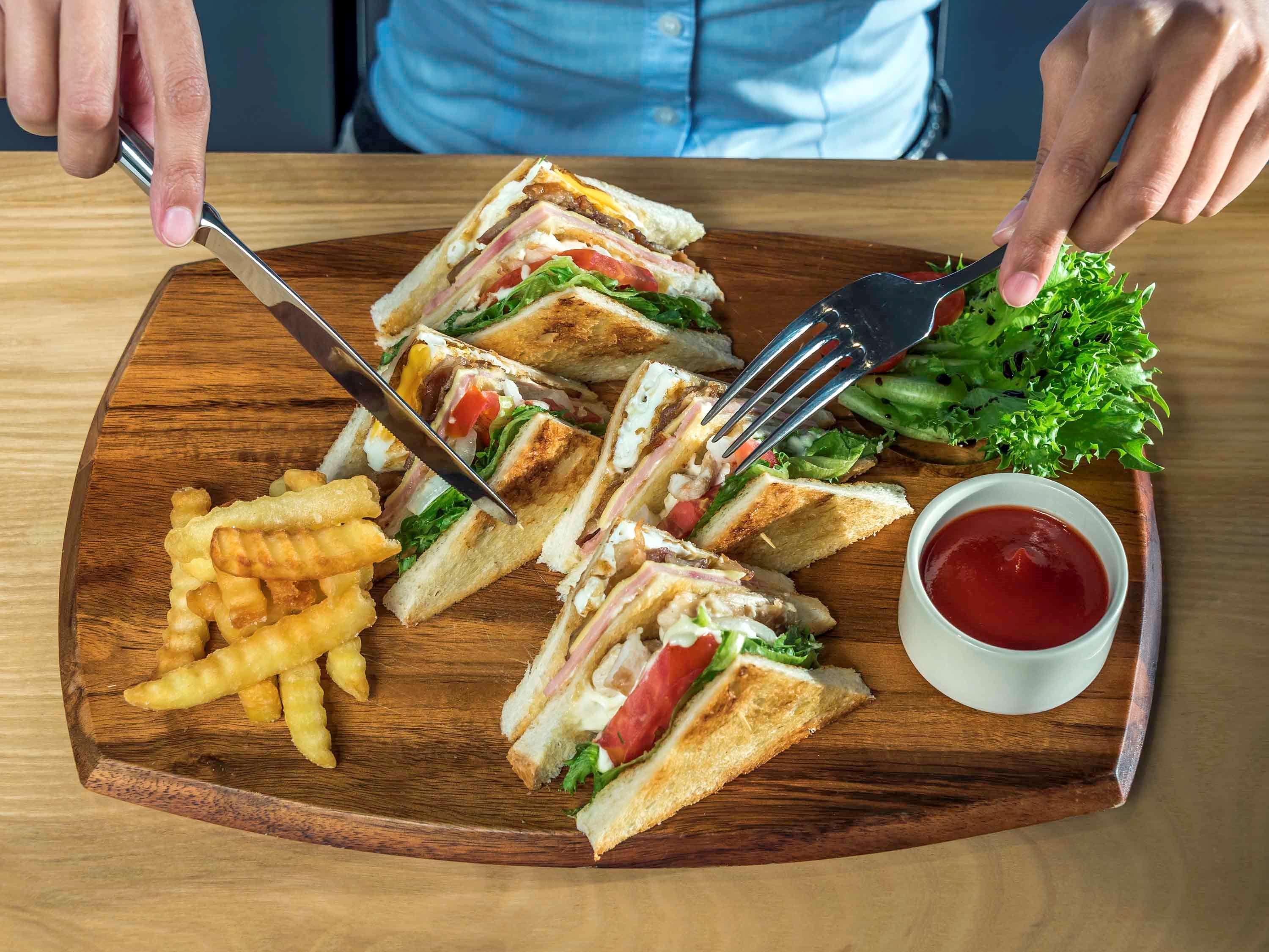 Bar/Salón ibis Bangkok IMPACT