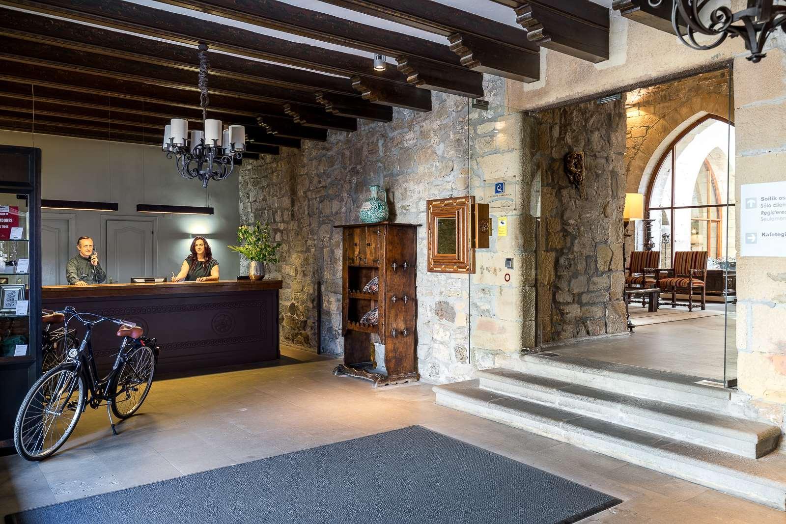 Vista Lobby Parador de Hondarribia