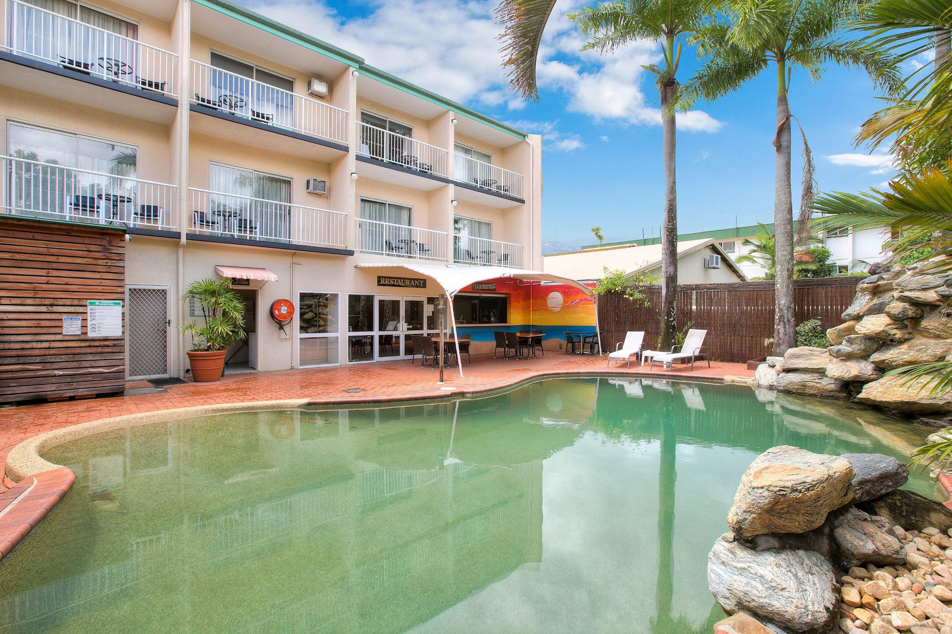 Vista Piscina Cairns City Sheridan