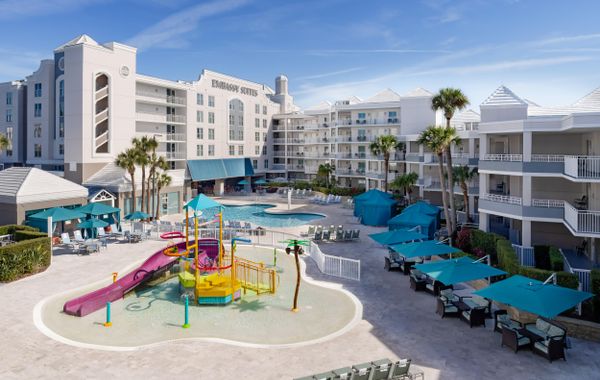 Embassy Suites by Hilton Orlando Lake Buena Vista Resort - Hoteles cerca de Premium Outlets en Orlando
