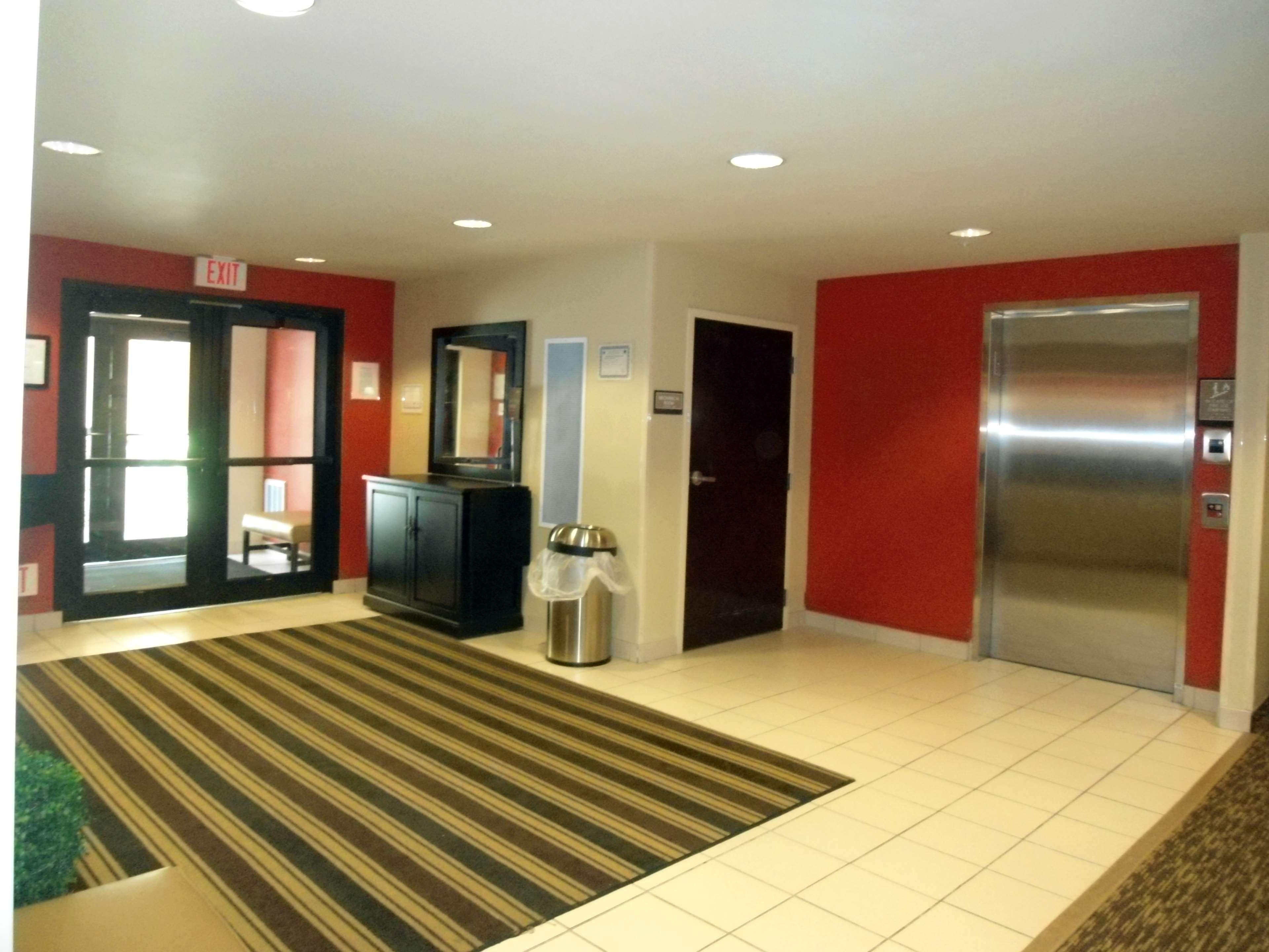 Vista Lobby Extended Stay America Boston Westborough