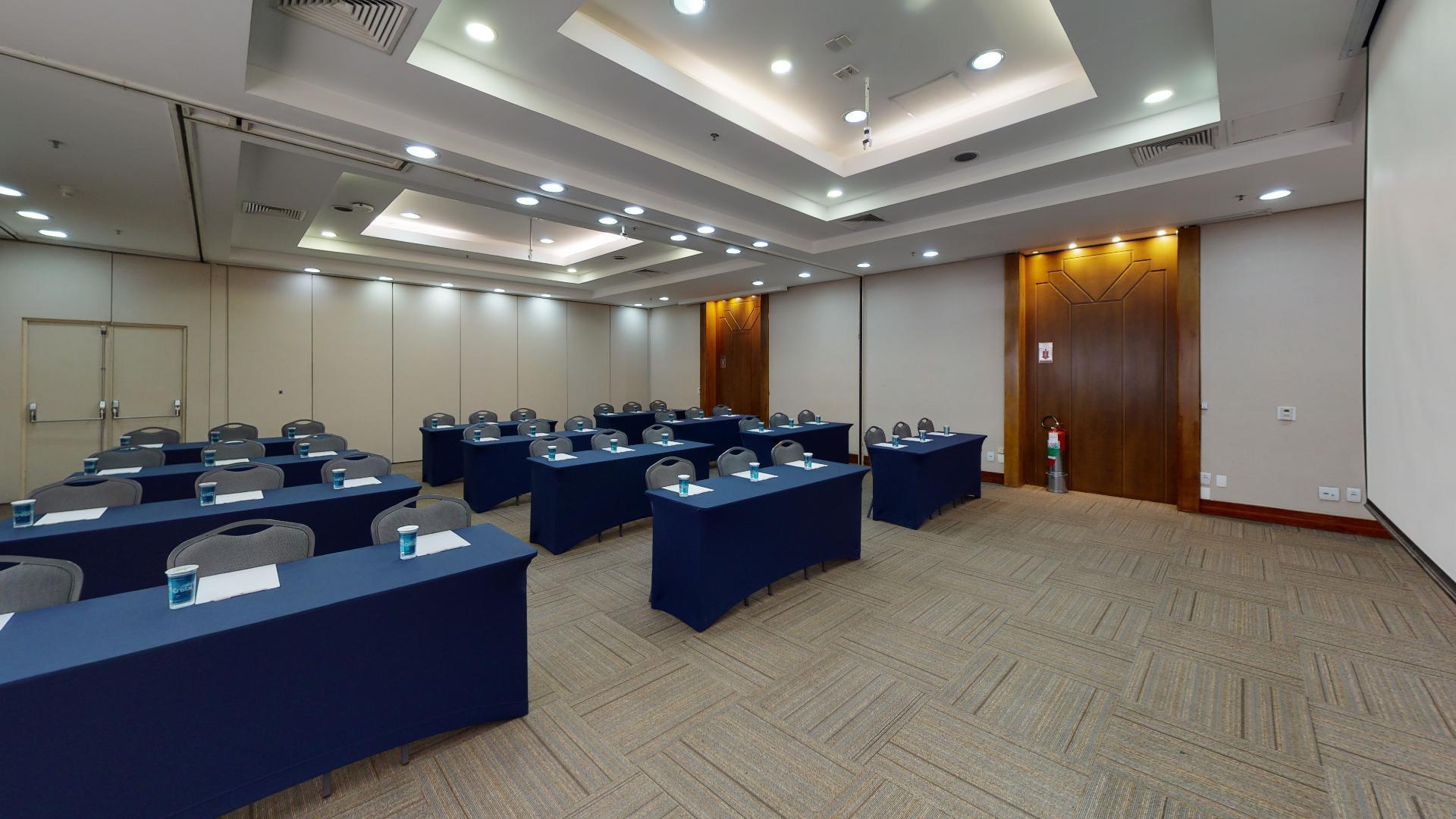 Sala de Reuniones Estanplaza Funchal Faria Lima