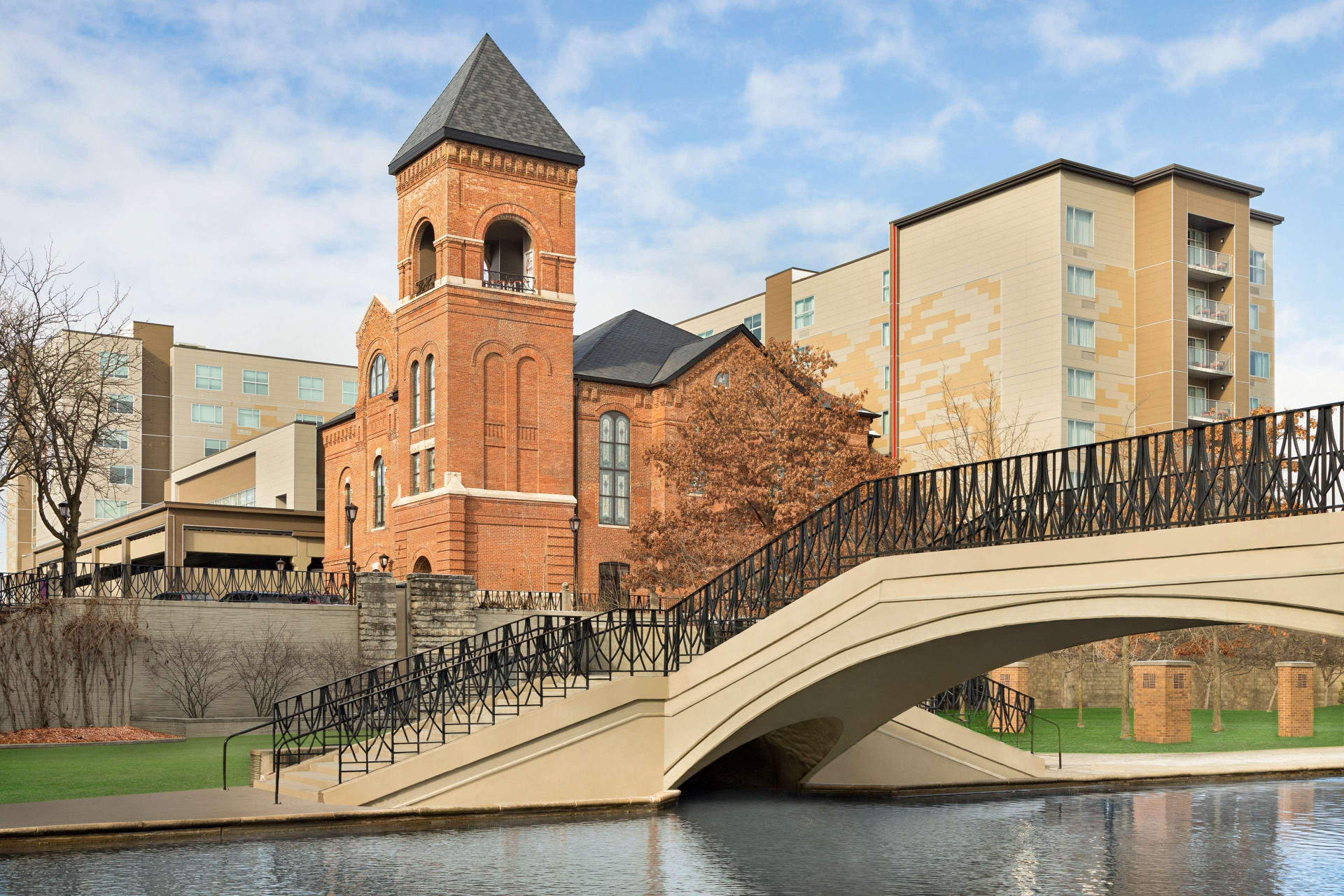 Vista Exterior Homewood Suites by Hilton Indianapolis Downtown IUPUI
