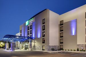 Alojamiento - Holiday Inn Express & Suites Jackson Downtown - Coliseum by IHG