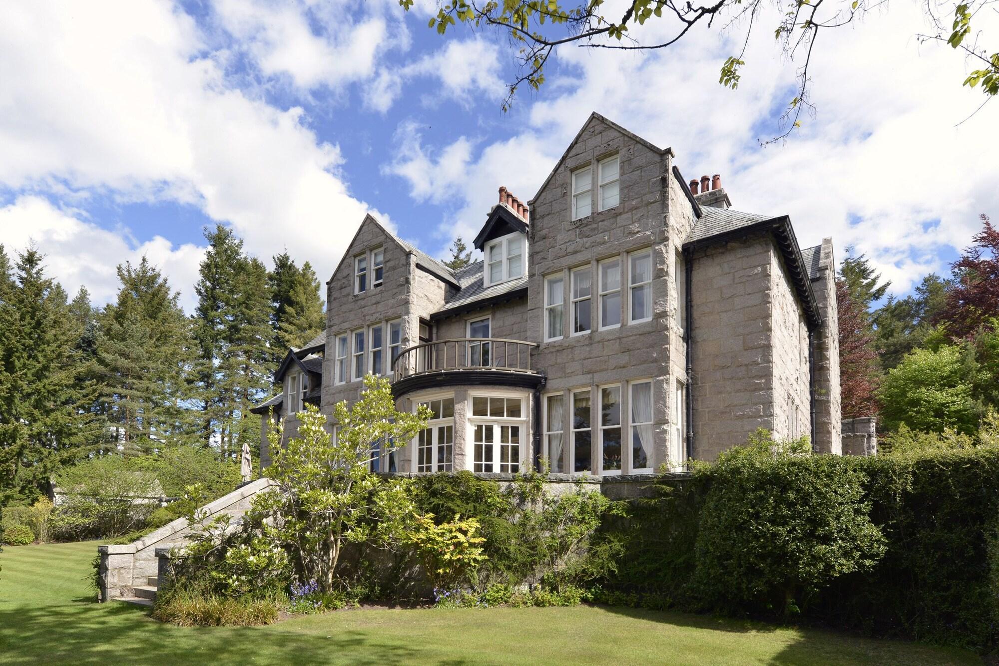 Varios Lys-Na-Greyne Country House
