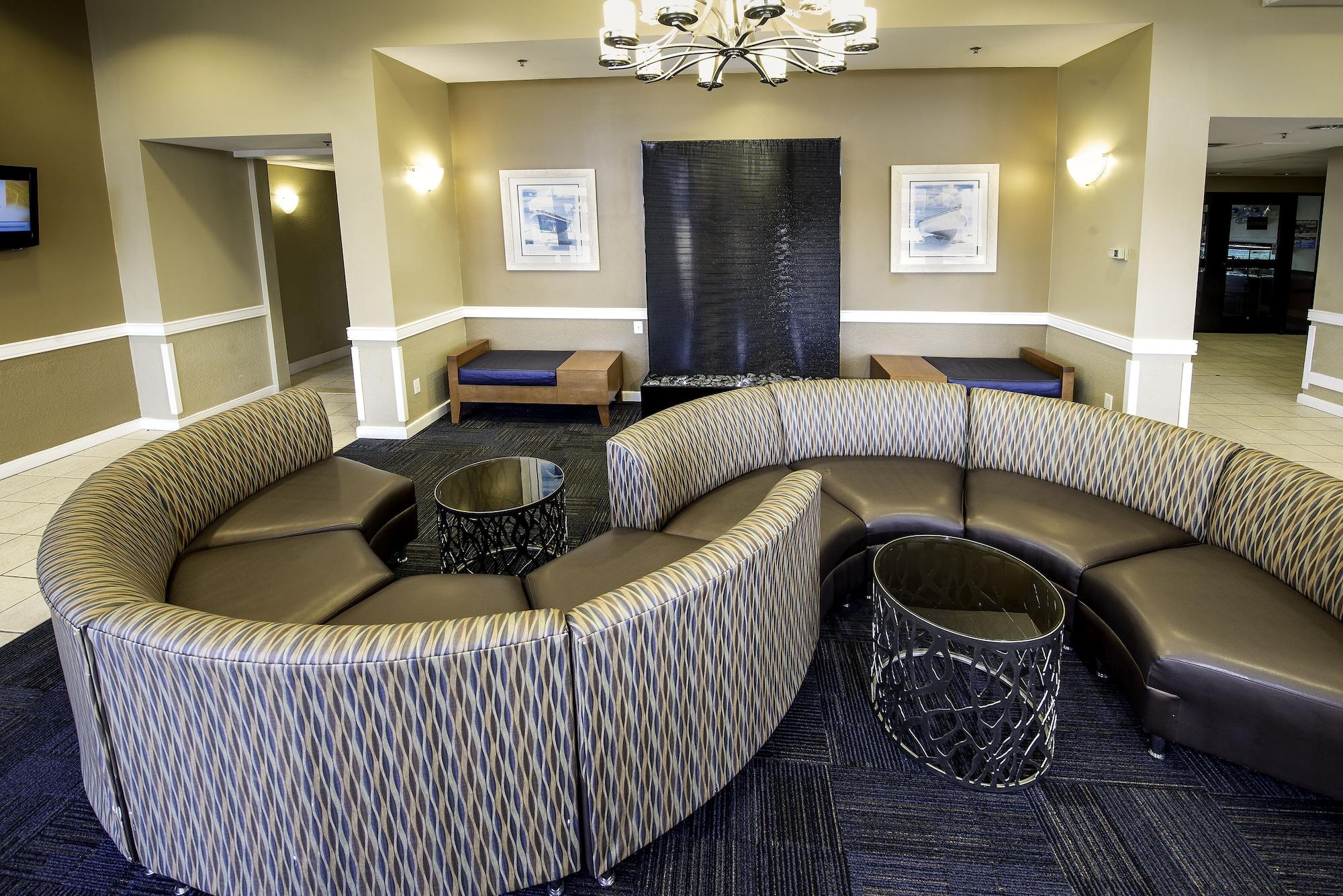 Vista Lobby Ramada Plaza by Wyndham Virginia Beach Oceanfront