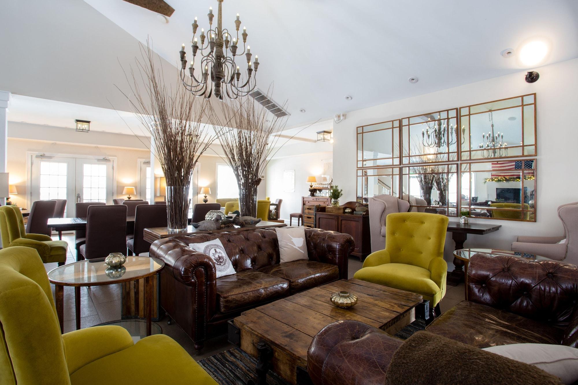 Vista Lobby On The River Inn