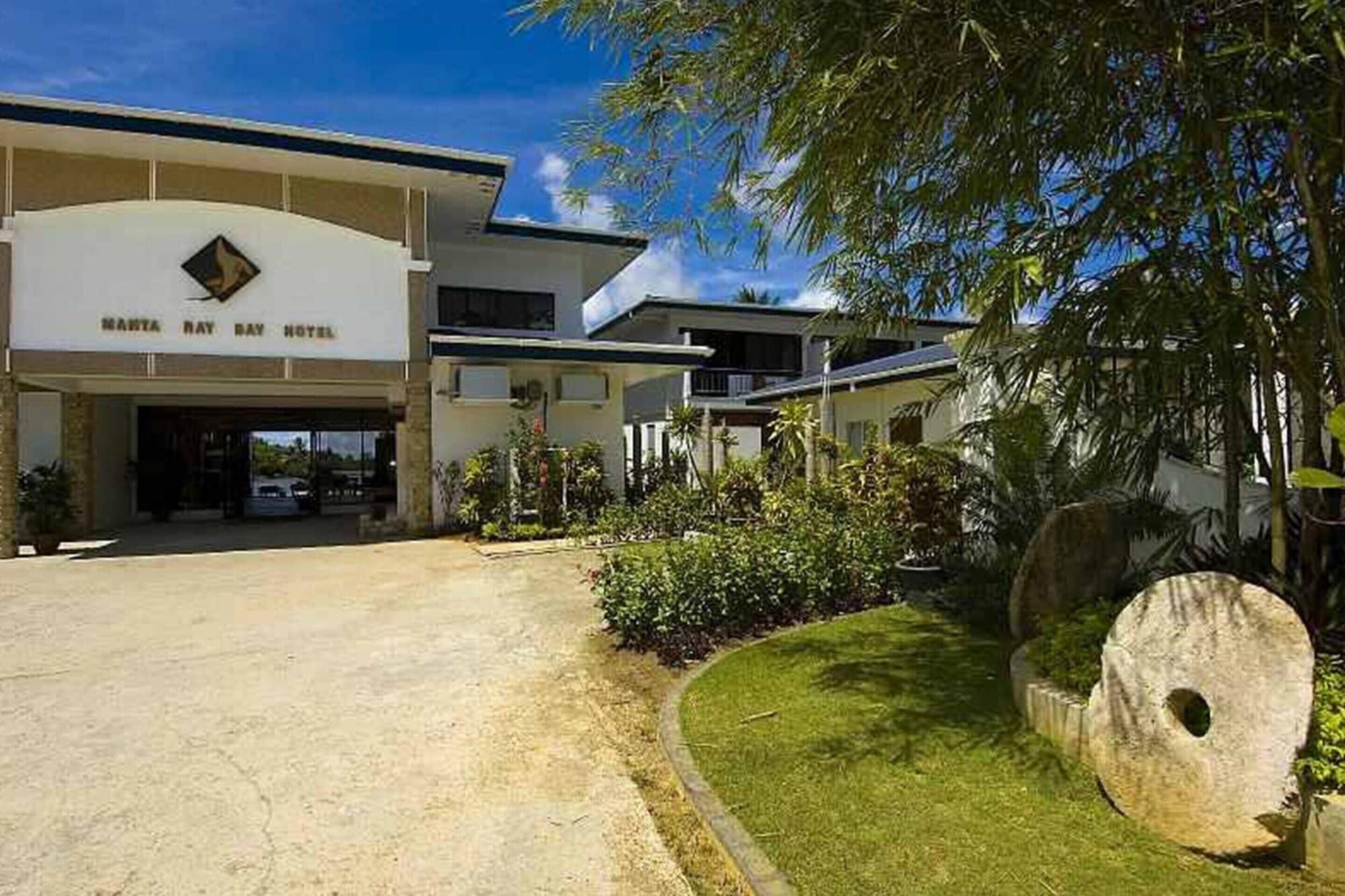 Vista Exterior Manta Ray Bay Resort