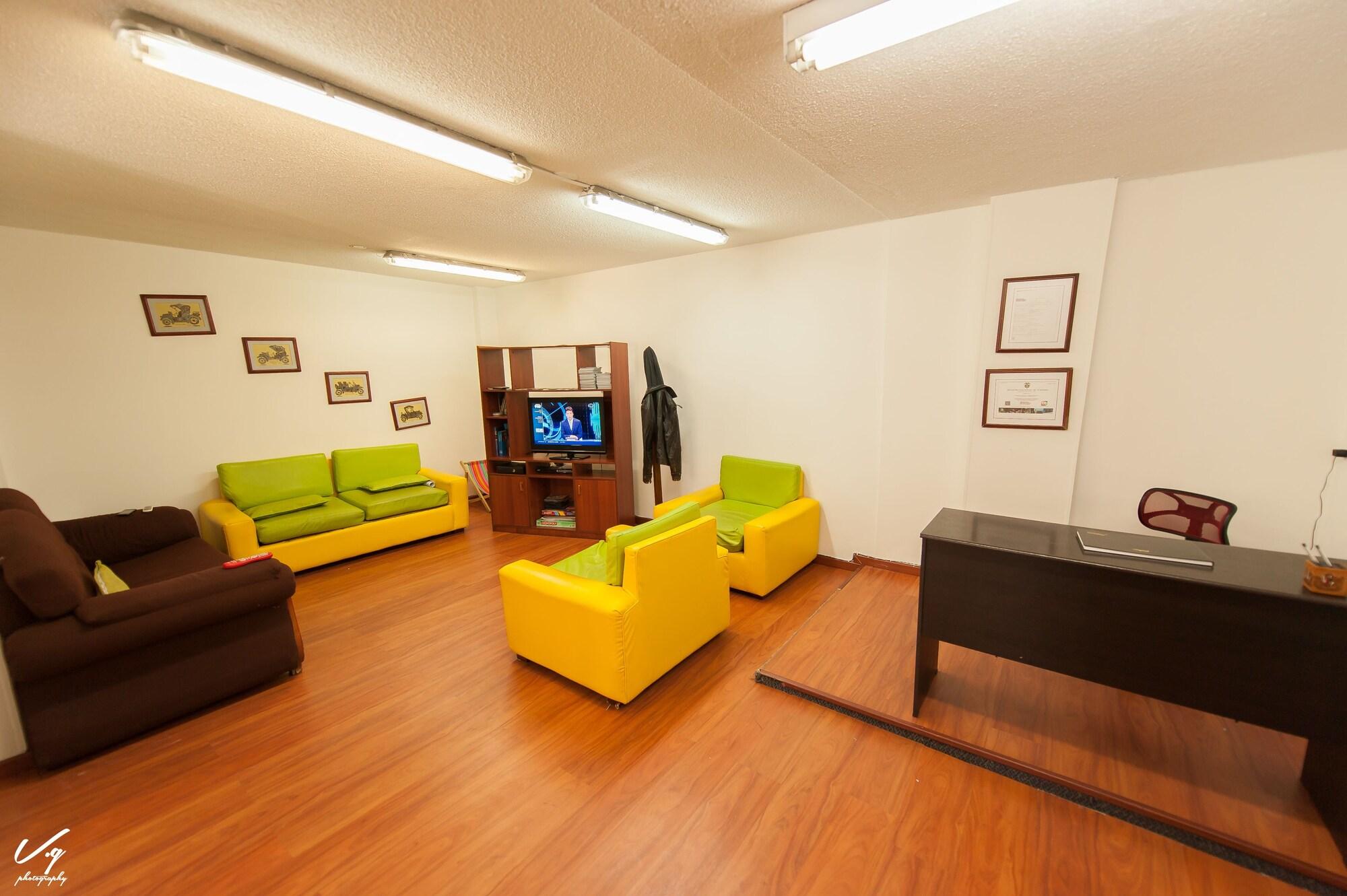 Varios North House Hostel