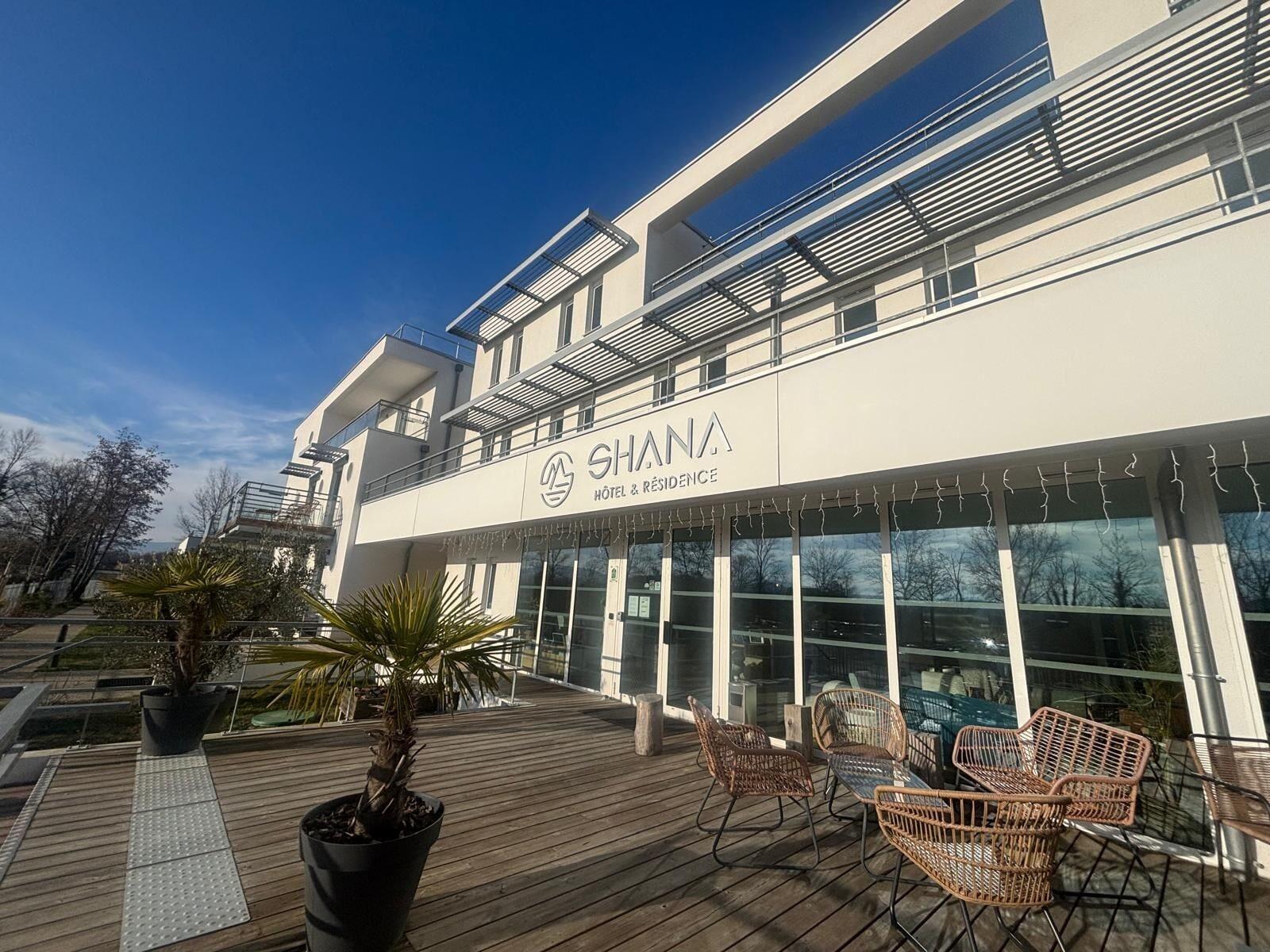 Vista Exterior Shana Hotel & Residence