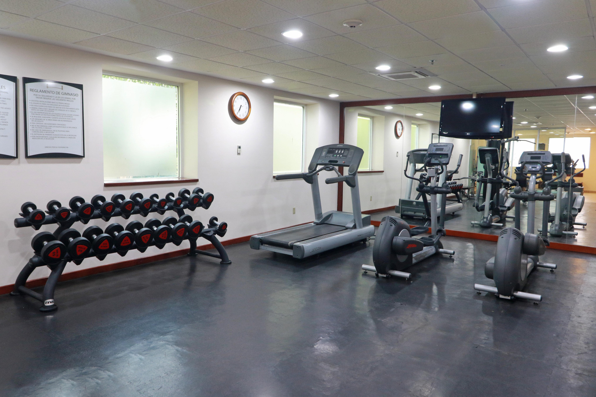 Gimnasio Staybridge Suites Queretaro by IHG