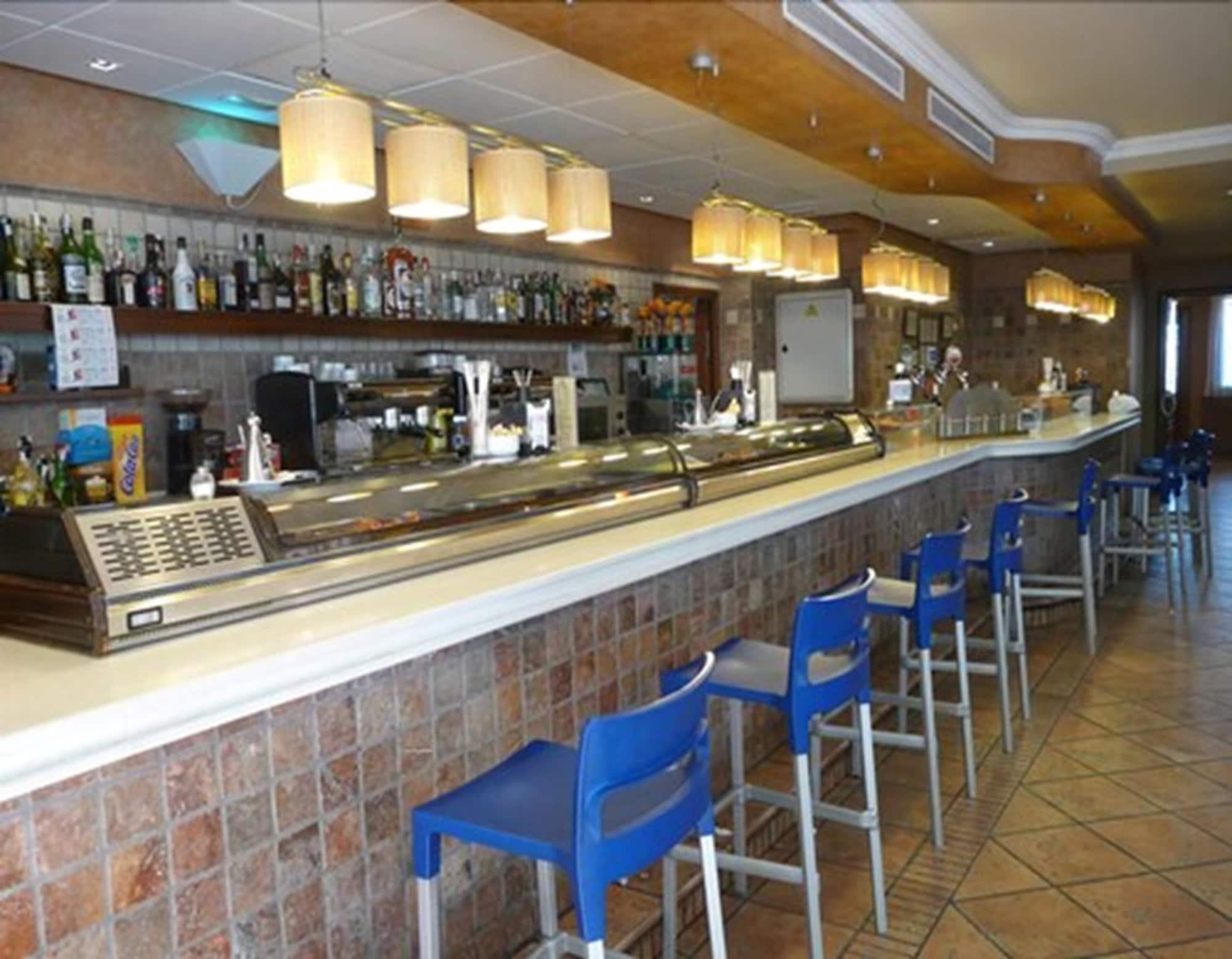 Bar/Salón El Tollo Hotel
